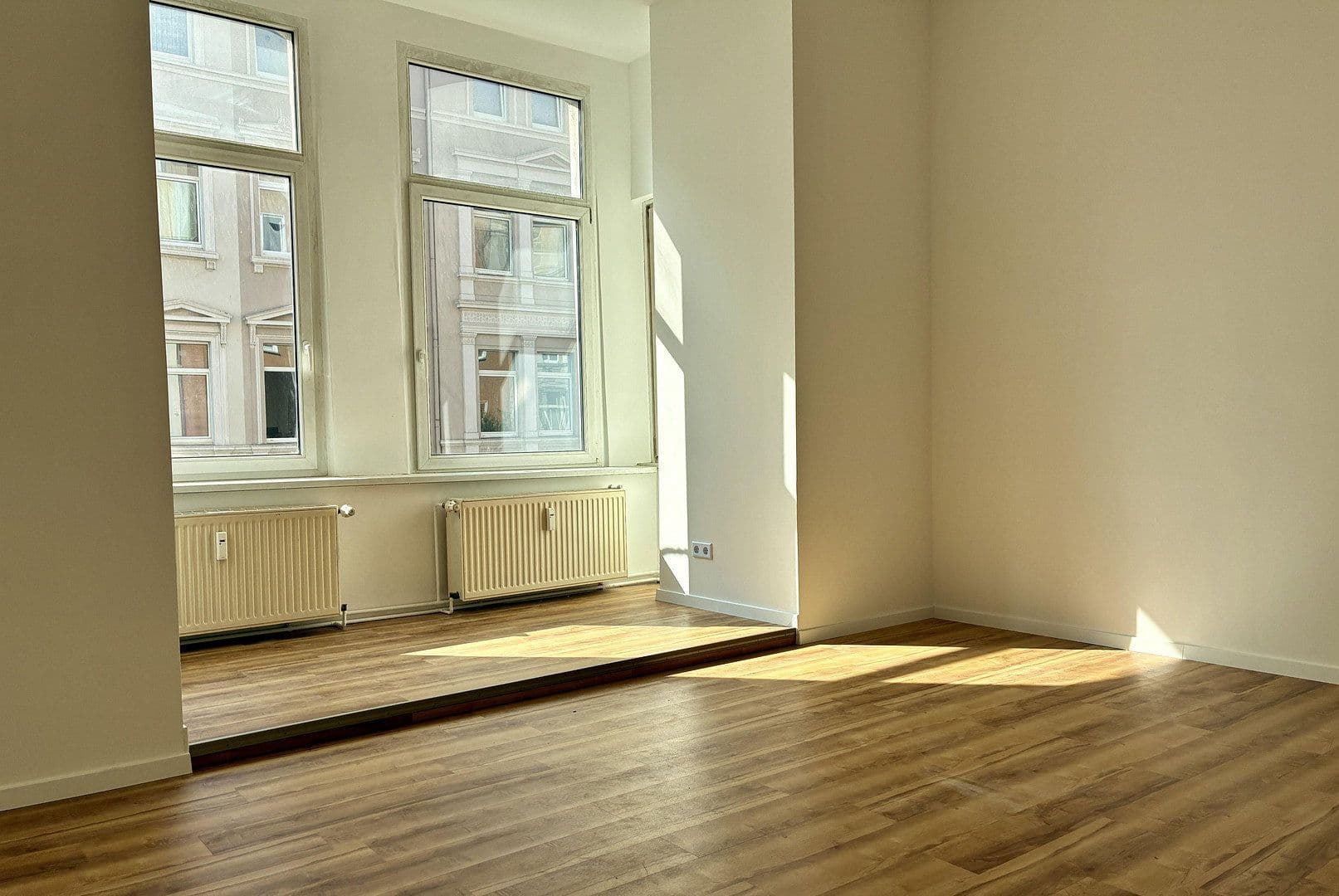 Pronájem bytu 5+1 141 m², Friedrich-Wilhelm-Straße 38, Braunschweig, Dolní Sasko Pronájem bytu 5+1 141 m², Friedrich-Wilhelm-Straße 38, Braunschweig, Dolní Sasko