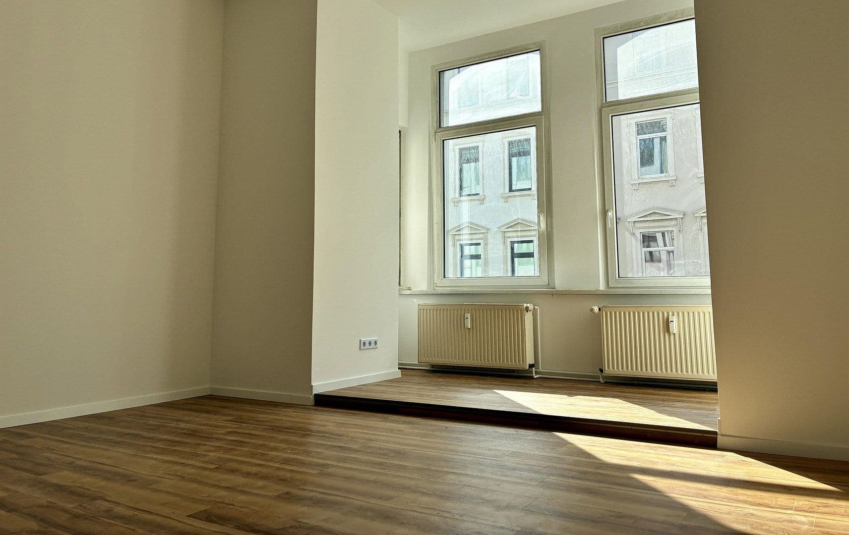 Pronájem bytu 5+1 141 m², Friedrich-Wilhelm-Straße 38, Braunschweig, Dolní Sasko Pronájem bytu 5+1 141 m², Friedrich-Wilhelm-Straße 38, Braunschweig, Dolní Sasko
