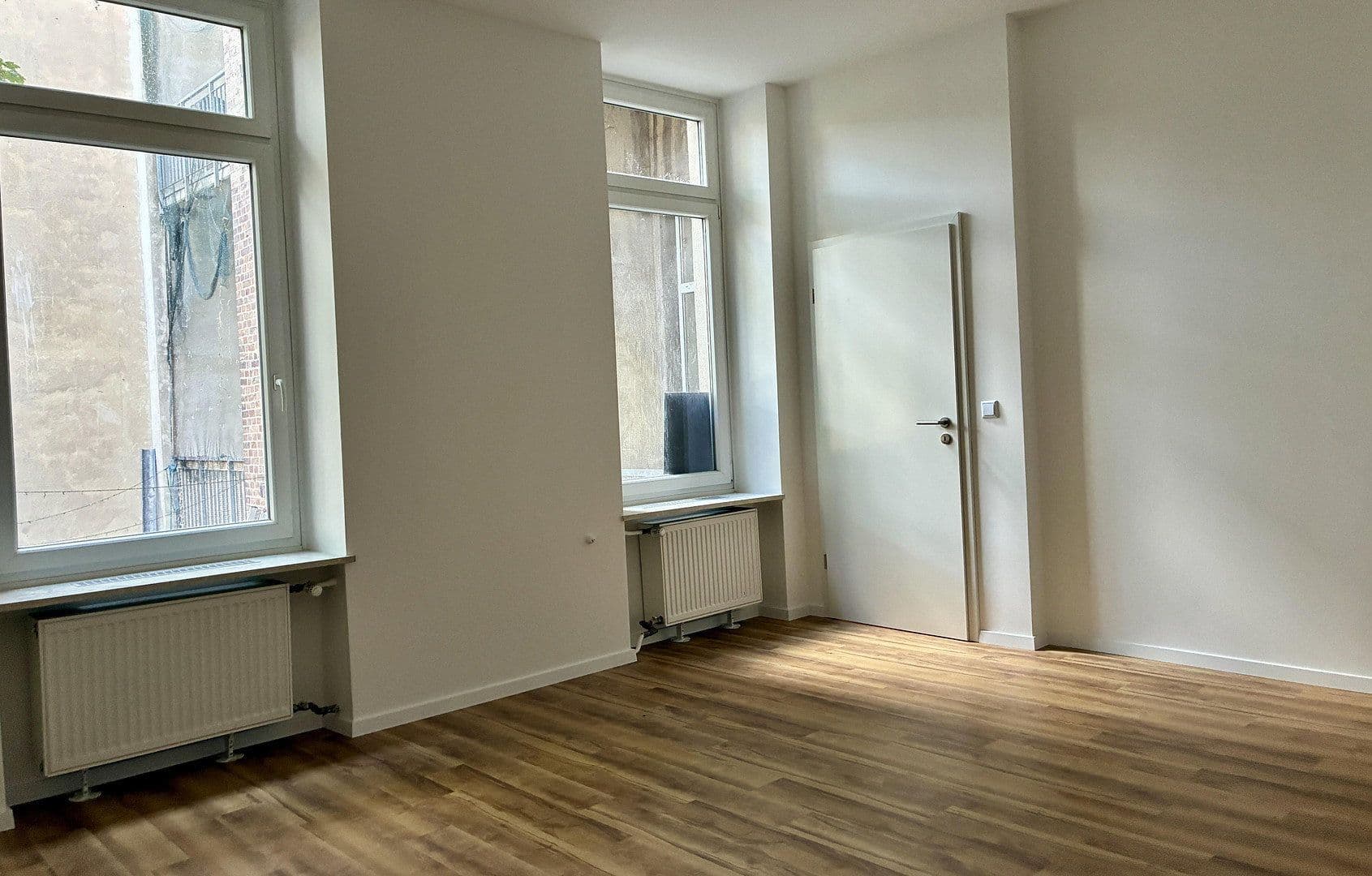 Pronájem bytu 5+1 141 m², Friedrich-Wilhelm-Straße 38, Braunschweig, Dolní Sasko Pronájem bytu 5+1 141 m², Friedrich-Wilhelm-Straße 38, Braunschweig, Dolní Sasko
