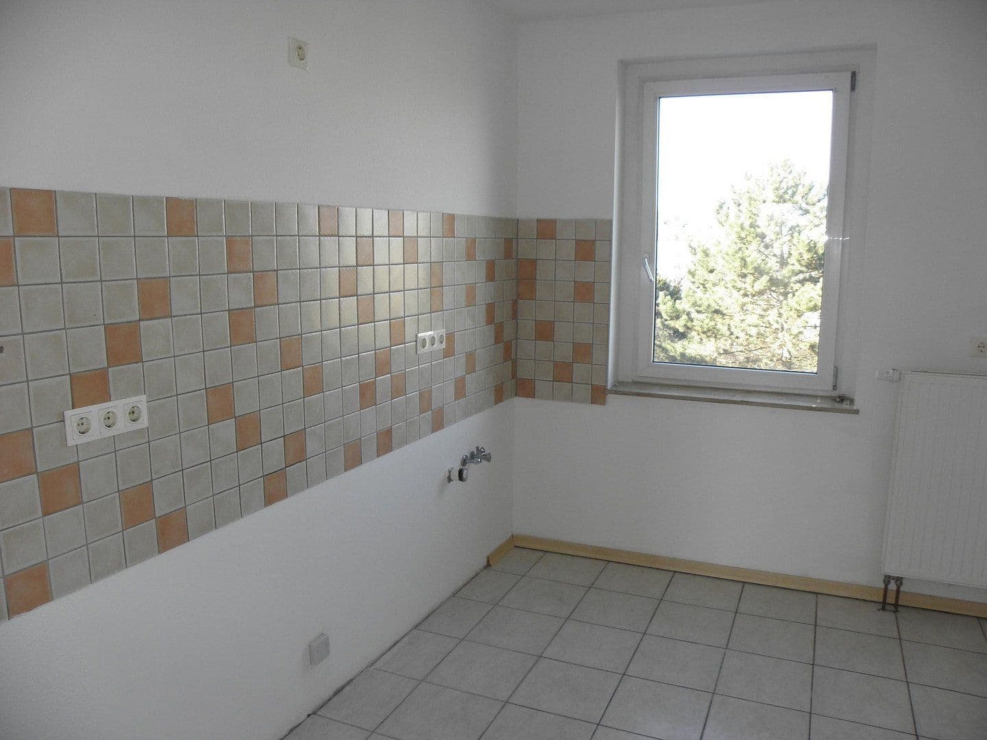 Pronájem bytu 2+1 60 m², Magdeburg, Sasko-Anhaltsko Pronájem bytu 2+1 60 m², Magdeburg, Sasko-Anhaltsko