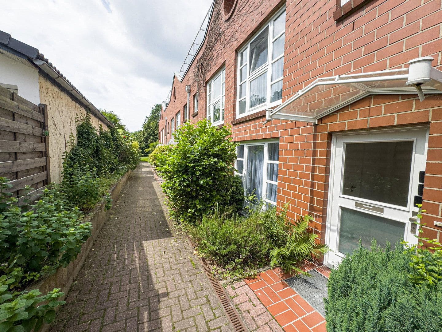Prodej domu 88 m², pozemek 240 m², Grambker Heerstraße 118A, Bremen, Bremen Prodej domu 88 m², pozemek 240 m², Grambker Heerstraße 118A, Bremen, Bremen