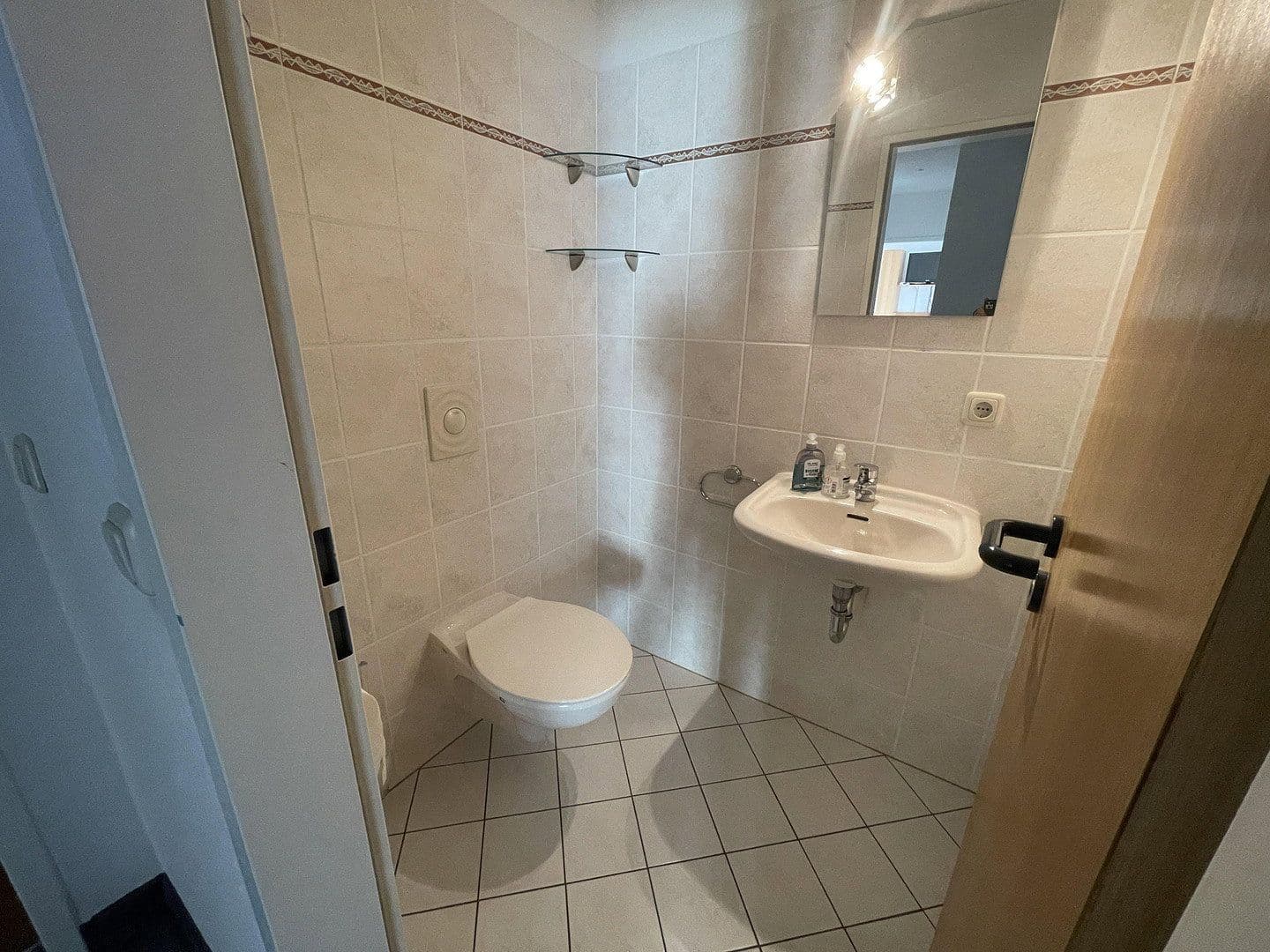 Prodej nebytového prostoru 9.657 m², Borkheide, Braniborsko Prodej nebytového prostoru 9.657 m², Borkheide, Braniborsko