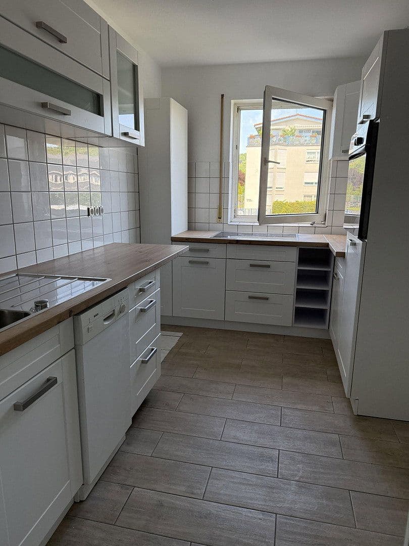 Pronájem bytu 3+1 76 m², Berliner Ring 119, Bensheim, Hessen Pronájem bytu 3+1 76 m², Berliner Ring 119, Bensheim, Hessen