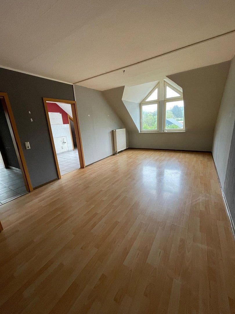 Pronájem bytu 3+1 74 m², Siegener Straße 5a, Reichshof, Severní Porýní-Vestfálsko Pronájem bytu 3+1 74 m², Siegener Straße 5a, Reichshof, Severní Porýní-Vestfálsko