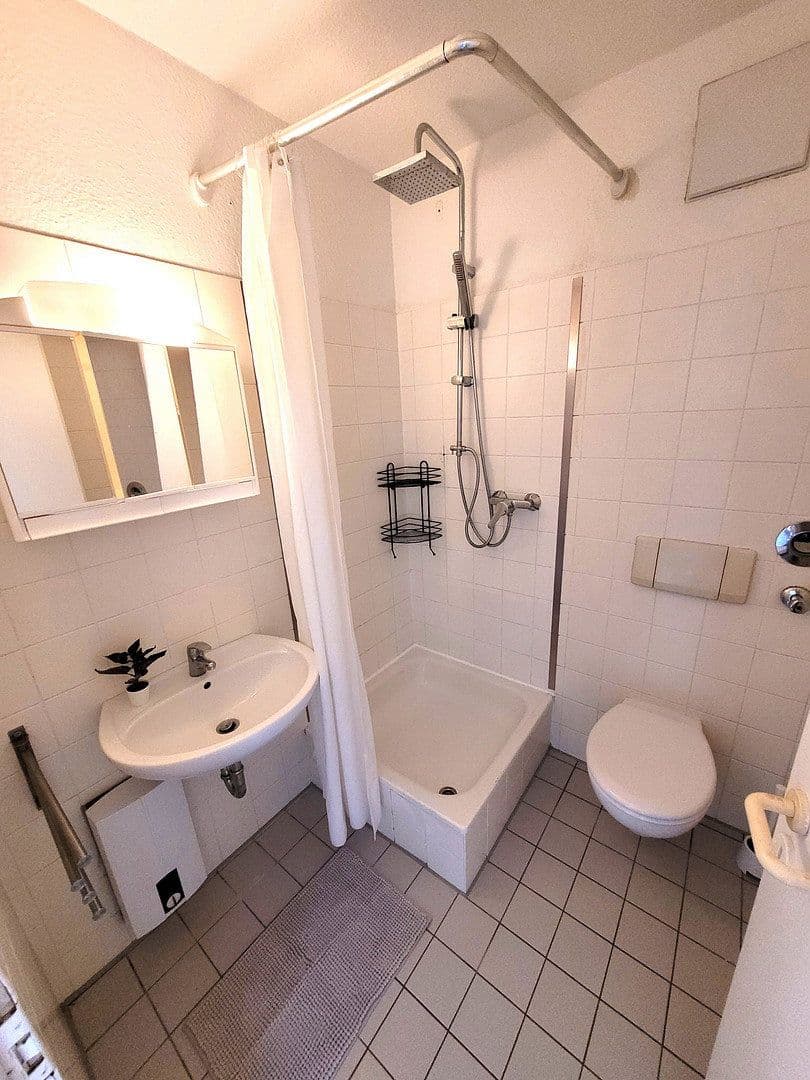 Pronájem bytu 1+1 25 m², Hürth, Severní Porýní-Vestfálsko Pronájem bytu 1+1 25 m², Hürth, Severní Porýní-Vestfálsko