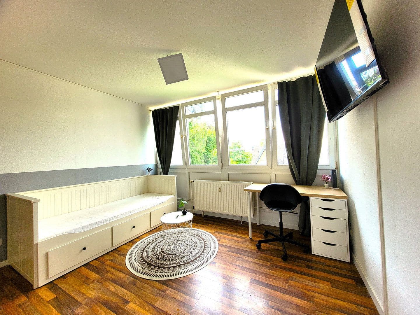 Pronájem bytu 1+1 25 m², Hürth, Severní Porýní-Vestfálsko Pronájem bytu 1+1 25 m², Hürth, Severní Porýní-Vestfálsko