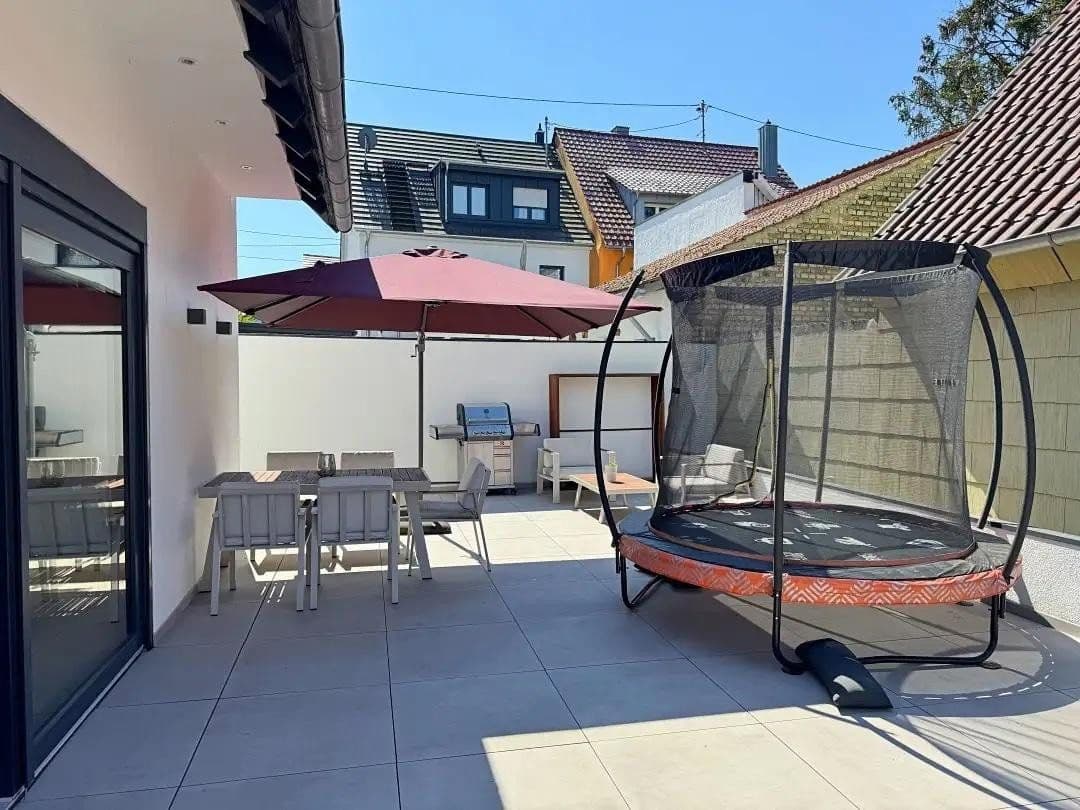 Prodej domu 460 m², pozemek 447 m², Karlsruhe, Bádensko-Württembersko Prodej domu 460 m², pozemek 447 m², Karlsruhe, Bádensko-Württembersko