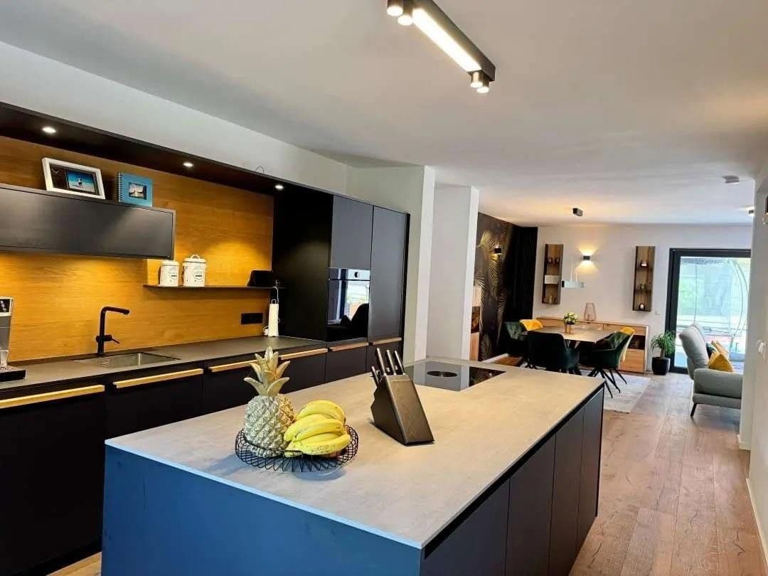 Prodej domu 460 m², pozemek 447 m², Karlsruhe, Bádensko-Württembersko Prodej domu 460 m², pozemek 447 m², Karlsruhe, Bádensko-Württembersko