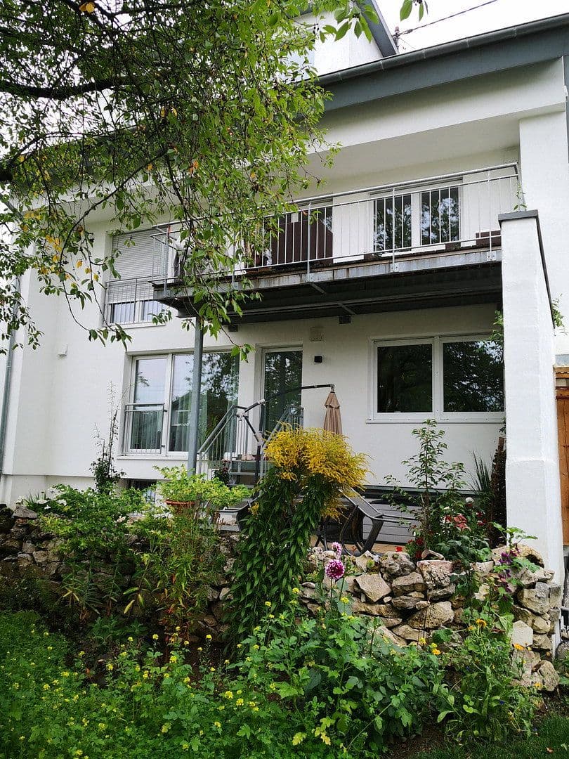 Pronájem bytu 2+1 71 m², Leinfelden-Echterdingen, Bádensko-Württembersko Pronájem bytu 2+1 71 m², Leinfelden-Echterdingen, Bádensko-Württembersko