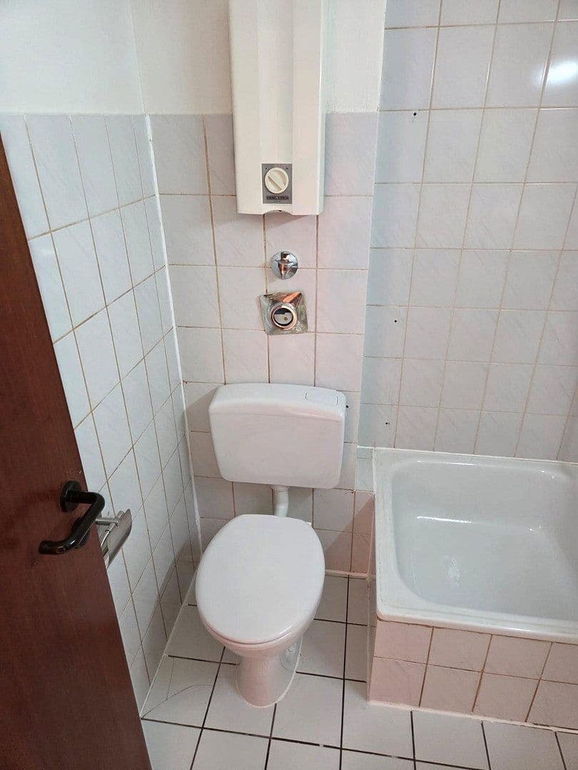 Pronájem bytu 1+1 24 m², Further Str. 115a, Düsseldorf, Severní Porýní-Vestfálsko Pronájem bytu 1+1 24 m², Further Str. 115a, Düsseldorf, Severní Porýní-Vestfálsko