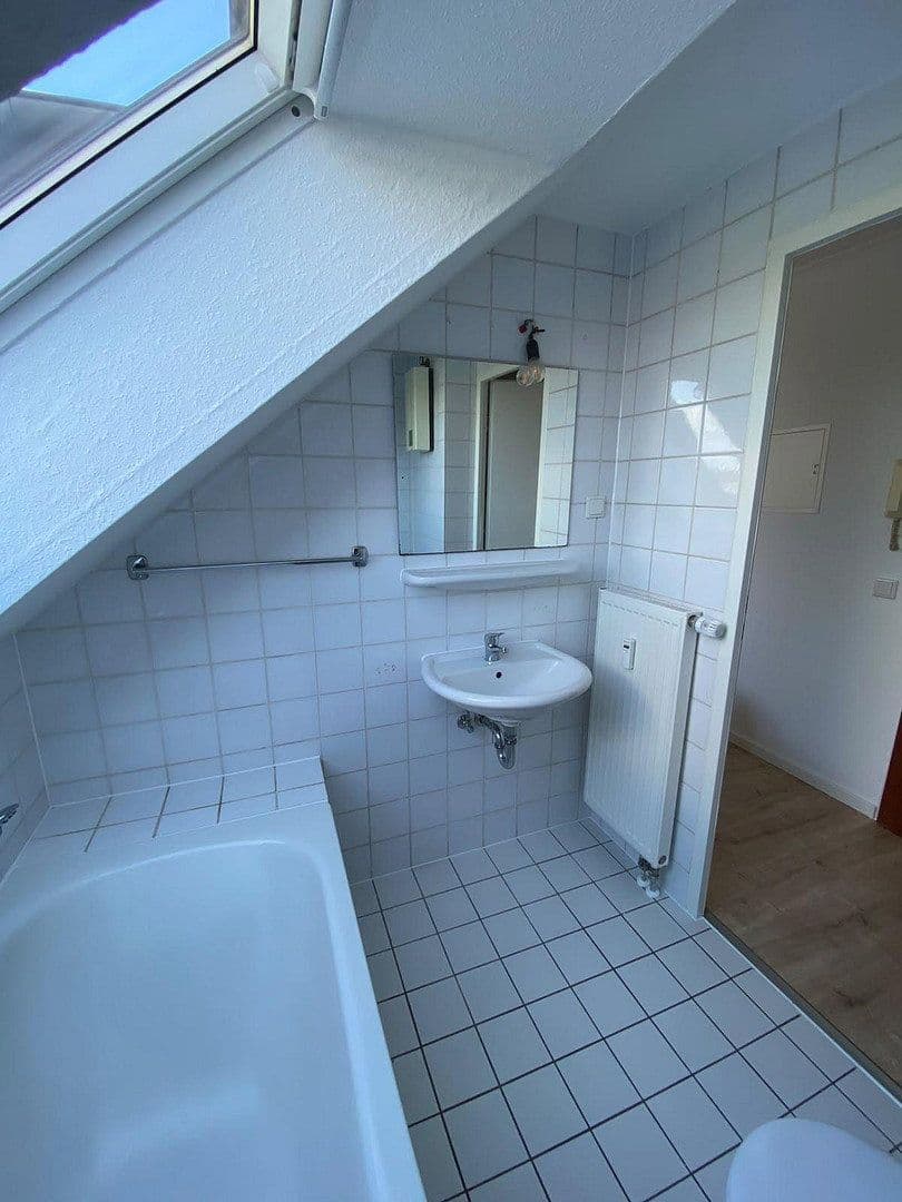 Pronájem bytu 1+1 21 m², Bublitzer Str. 17, Düsseldorf, Severní Porýní-Vestfálsko Pronájem bytu 1+1 21 m², Bublitzer Str. 17, Düsseldorf, Severní Porýní-Vestfálsko