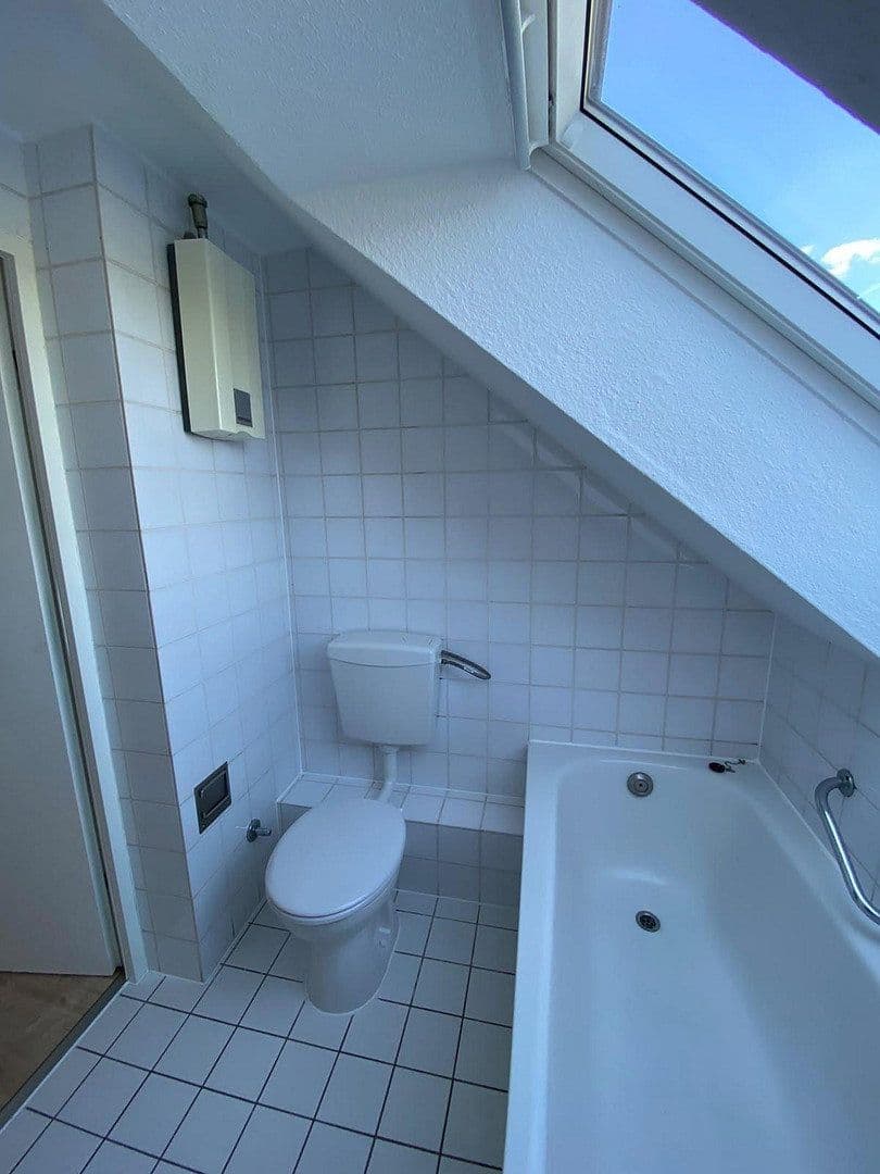Pronájem bytu 1+1 21 m², Bublitzer Str. 17, Düsseldorf, Severní Porýní-Vestfálsko Pronájem bytu 1+1 21 m², Bublitzer Str. 17, Düsseldorf, Severní Porýní-Vestfálsko