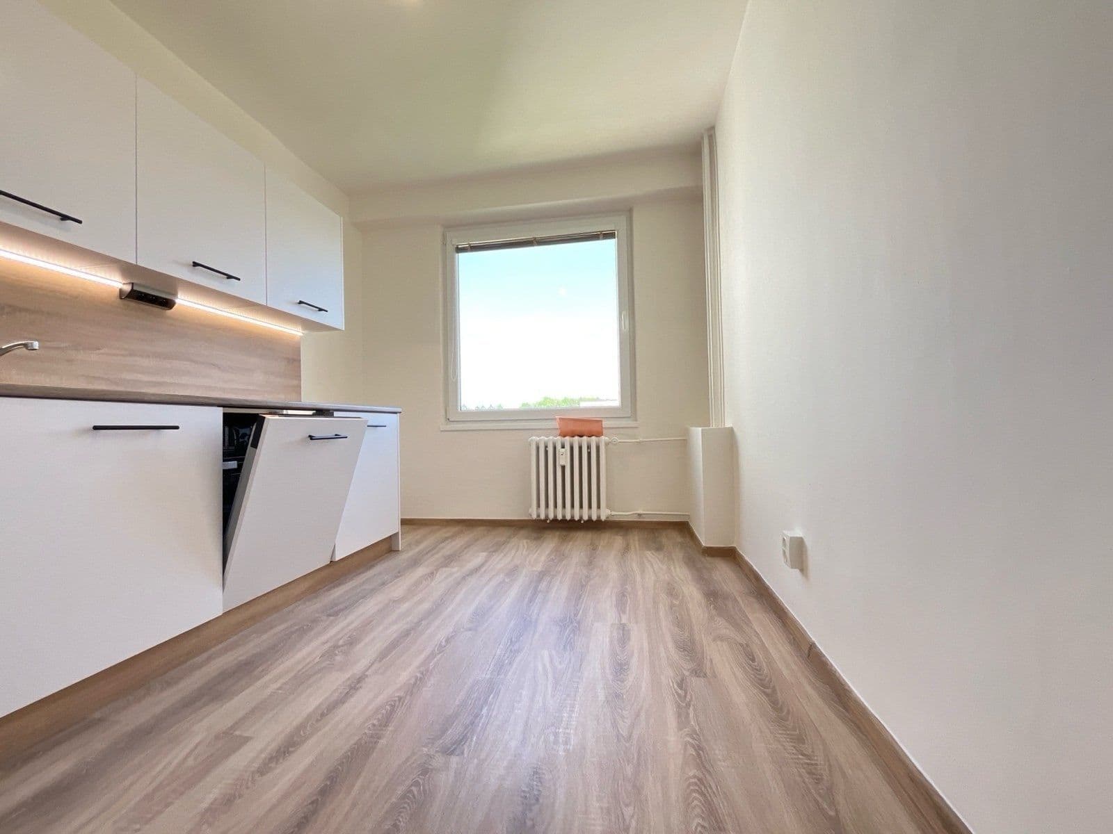 Pronájem bytu 3+1 67 m², Dlouhá třída, Havířov, Moravskoslezský kraj Pronájem bytu 3+1 67 m², Dlouhá třída, Havířov, Moravskoslezský kraj