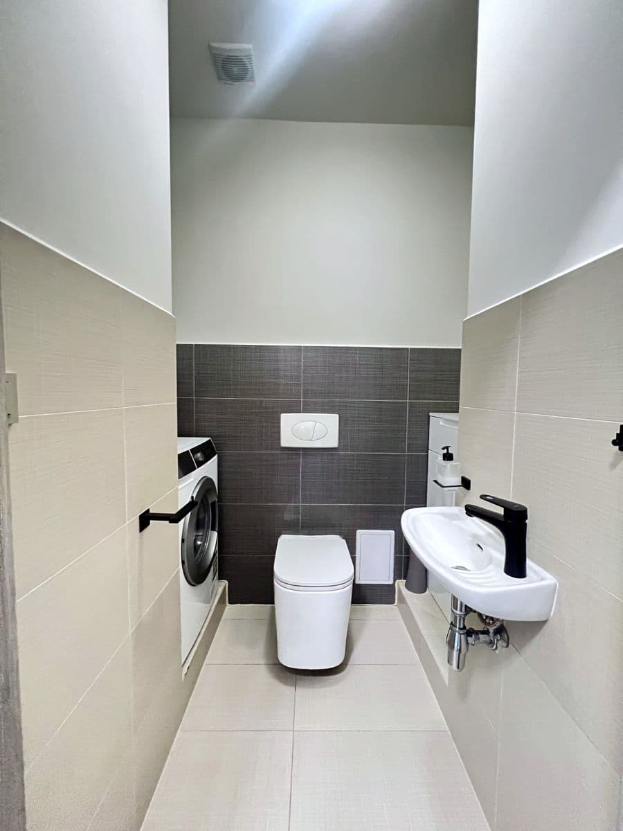 Prodej bytu 2+kk 58 m², Černokostelecká, Praha, Praha Prodej bytu 2+kk 58 m², Černokostelecká, Praha, Praha