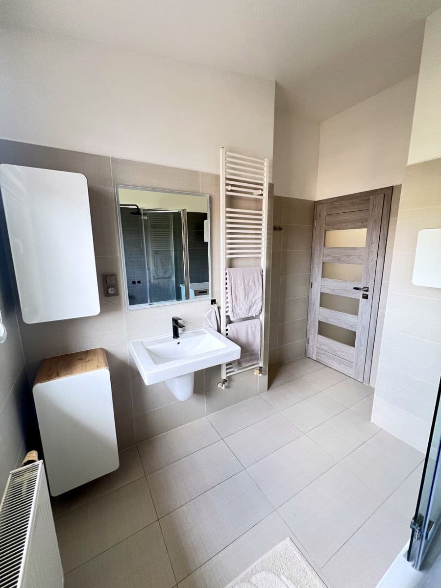 Prodej bytu 2+kk 58 m², Černokostelecká, Praha, Praha Prodej bytu 2+kk 58 m², Černokostelecká, Praha, Praha