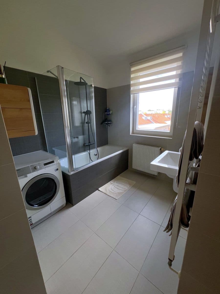 Prodej bytu 2+kk 58 m², Černokostelecká, Praha, Praha Prodej bytu 2+kk 58 m², Černokostelecká, Praha, Praha
