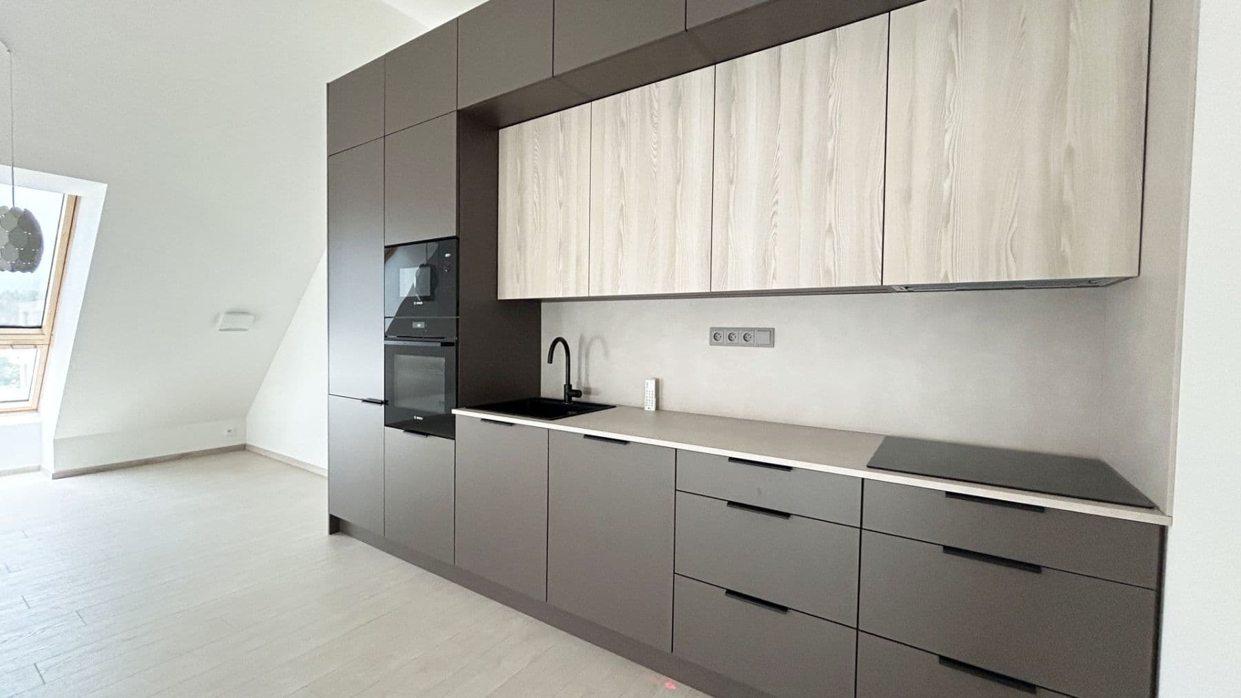 Pronájem bytu 2+kk 85 m², Cihlářská, Hostivice, Středočeský kraj Pronájem bytu 2+kk 85 m², Cihlářská, Hostivice, Středočeský kraj