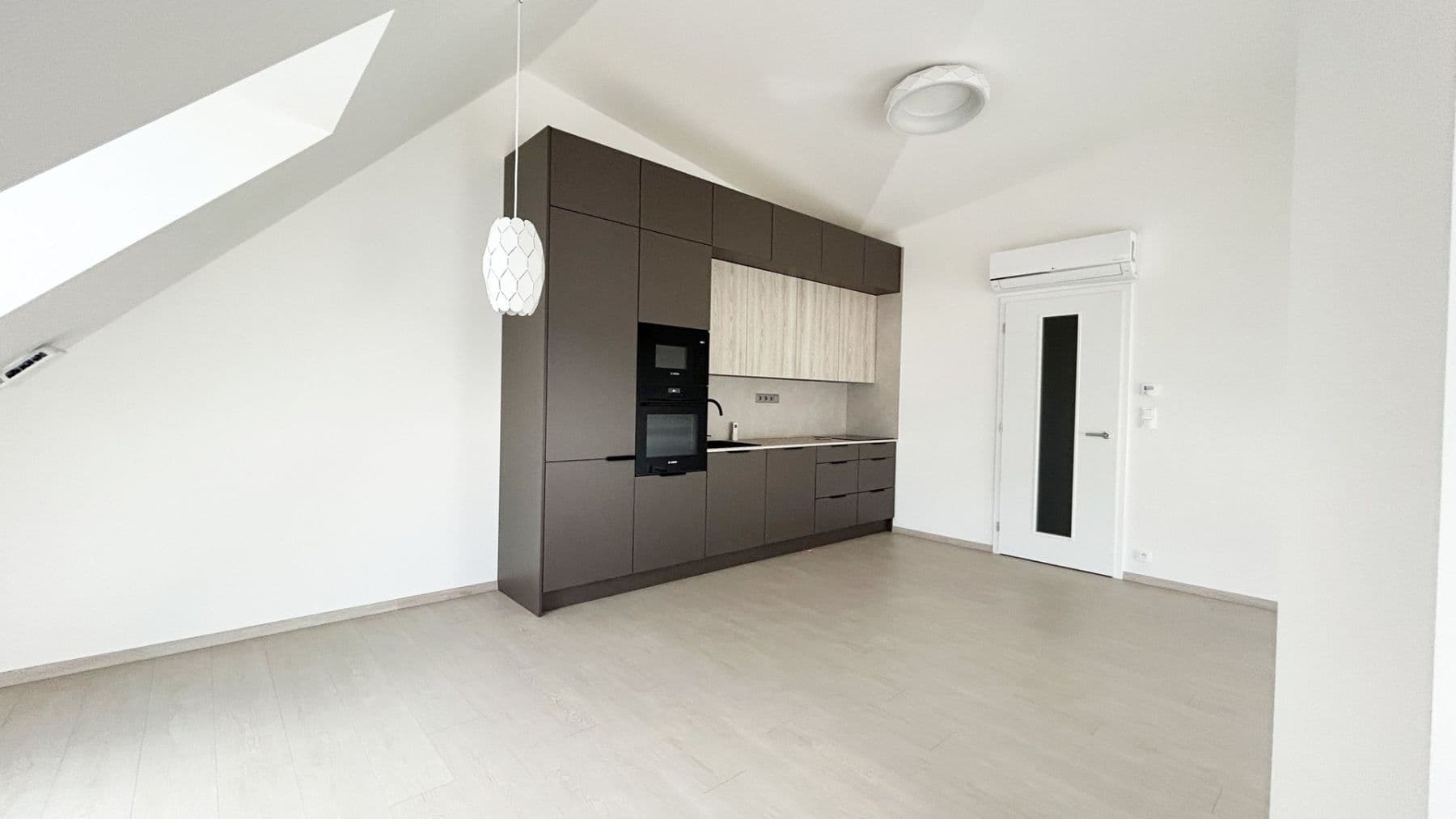 Pronájem bytu 2+kk 85 m², Cihlářská, Hostivice, Středočeský kraj Pronájem bytu 2+kk 85 m², Cihlářská, Hostivice, Středočeský kraj