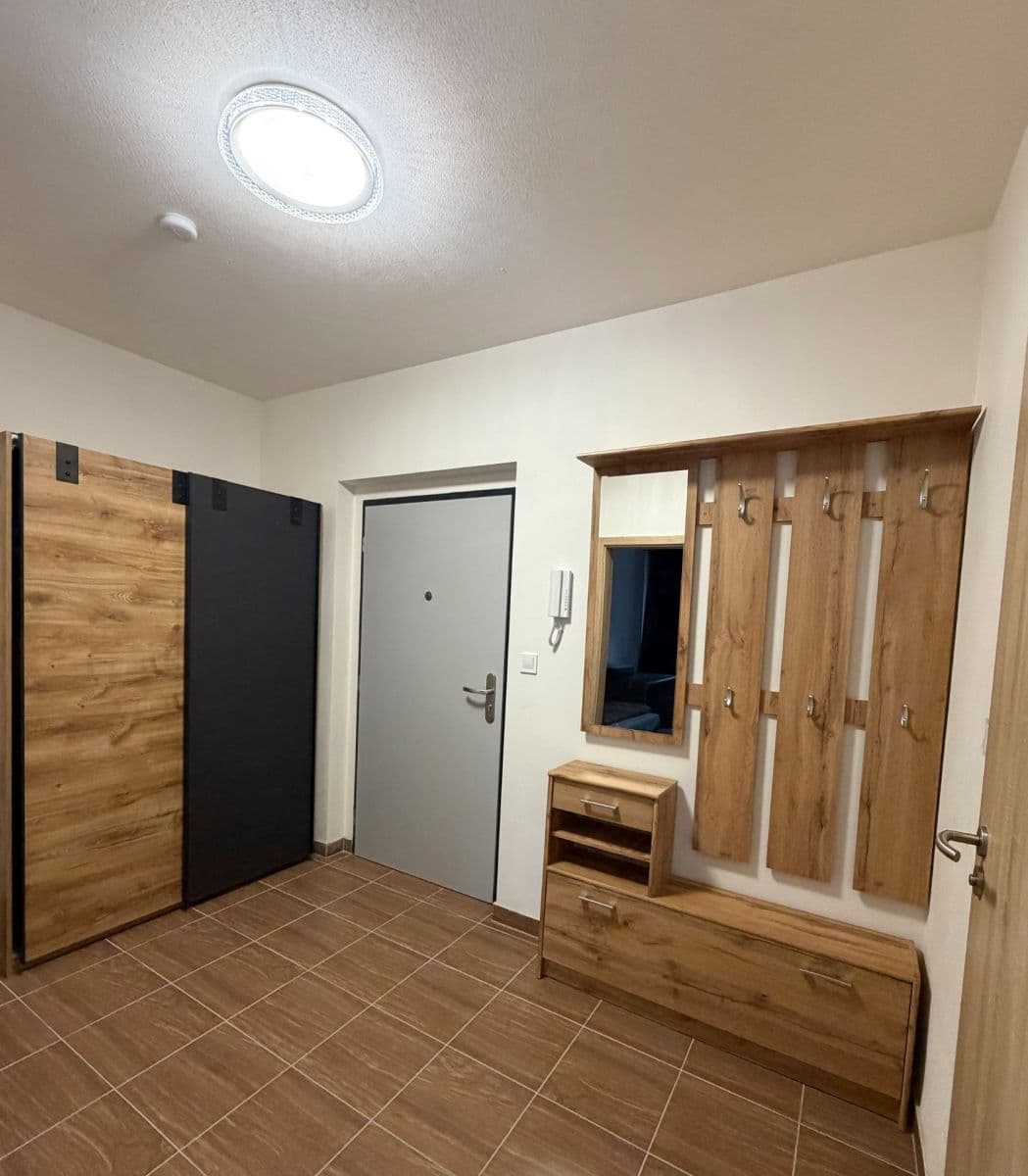 Pronájem bytu 2+kk 43 m², Poděbradova, Plzeň, Plzeňský kraj Pronájem bytu 2+kk 43 m², Poděbradova, Plzeň, Plzeňský kraj