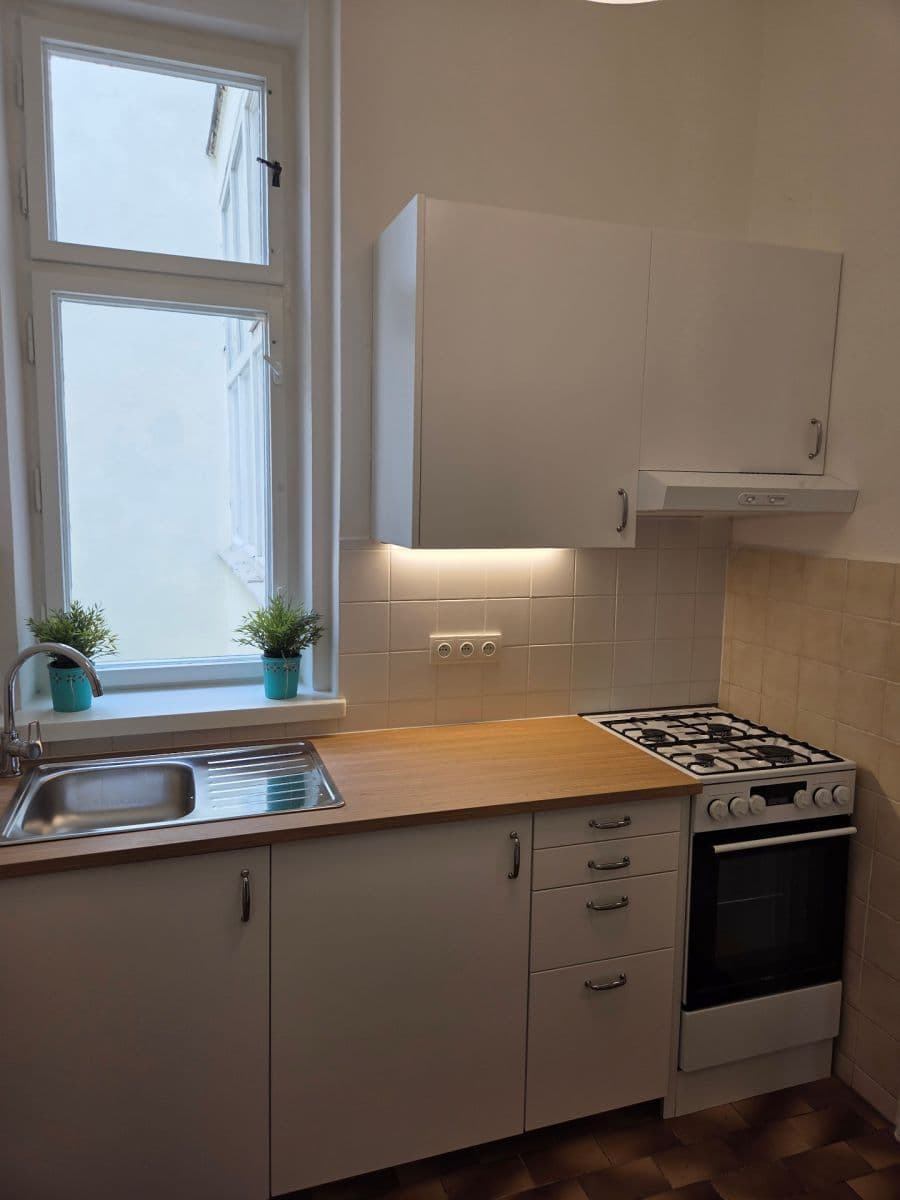 Pronájem bytu 3+1 85 m², Praha, Praha Pronájem bytu 3+1 85 m², Praha, Praha