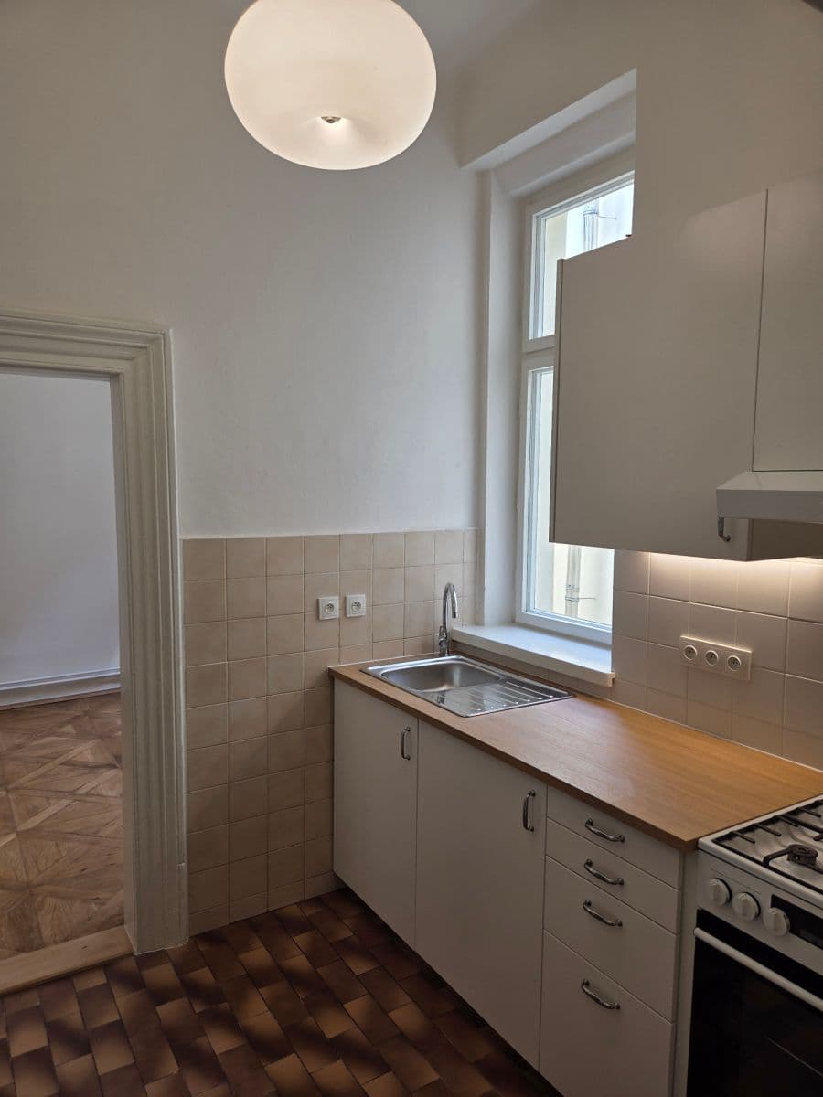 Pronájem bytu 3+1 85 m², Praha, Praha Pronájem bytu 3+1 85 m², Praha, Praha