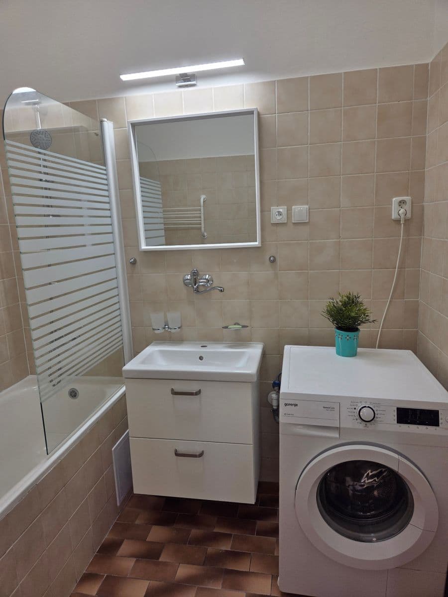 Pronájem bytu 3+1 85 m², Praha, Praha Pronájem bytu 3+1 85 m², Praha, Praha