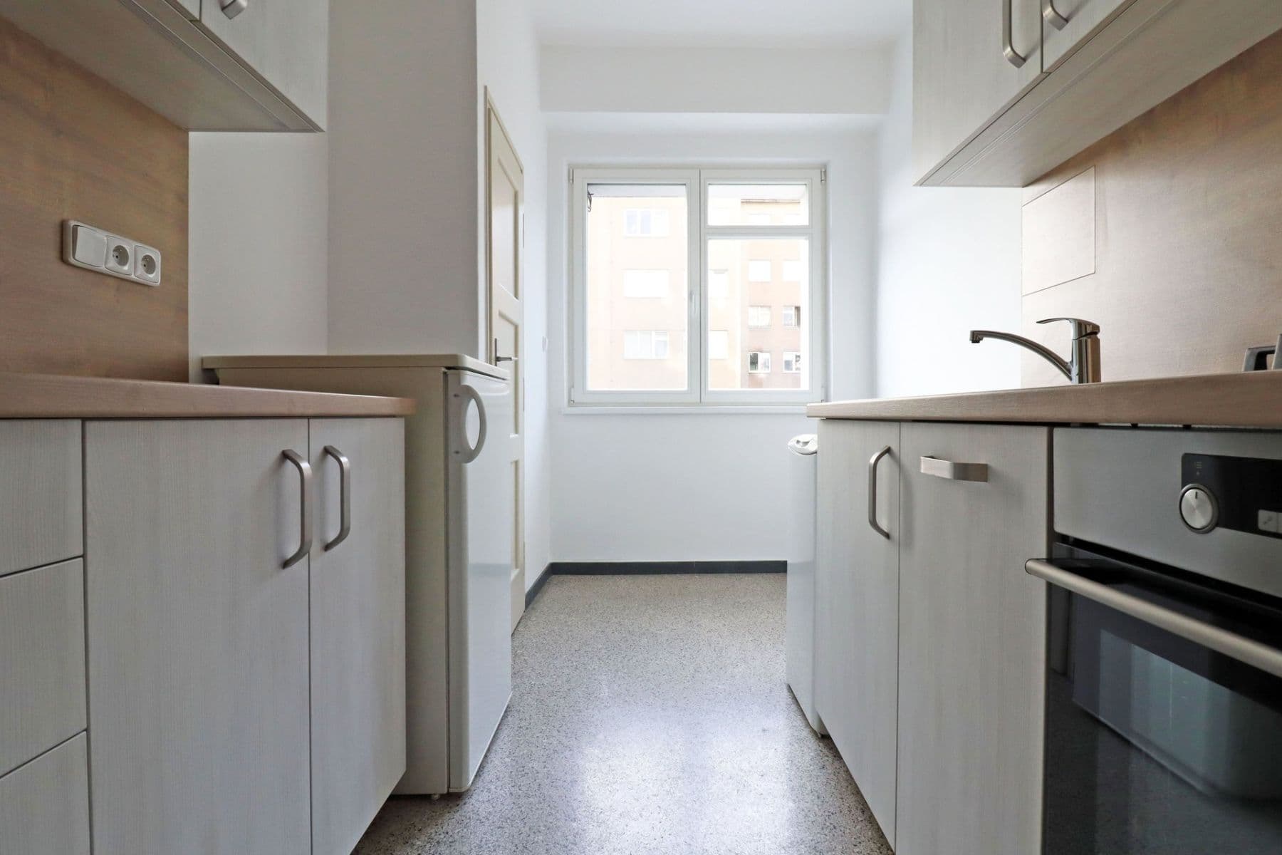 Pronájem bytu 2+1 56 m², Vladivostocká, Praha, Praha Pronájem bytu 2+1 56 m², Vladivostocká, Praha, Praha