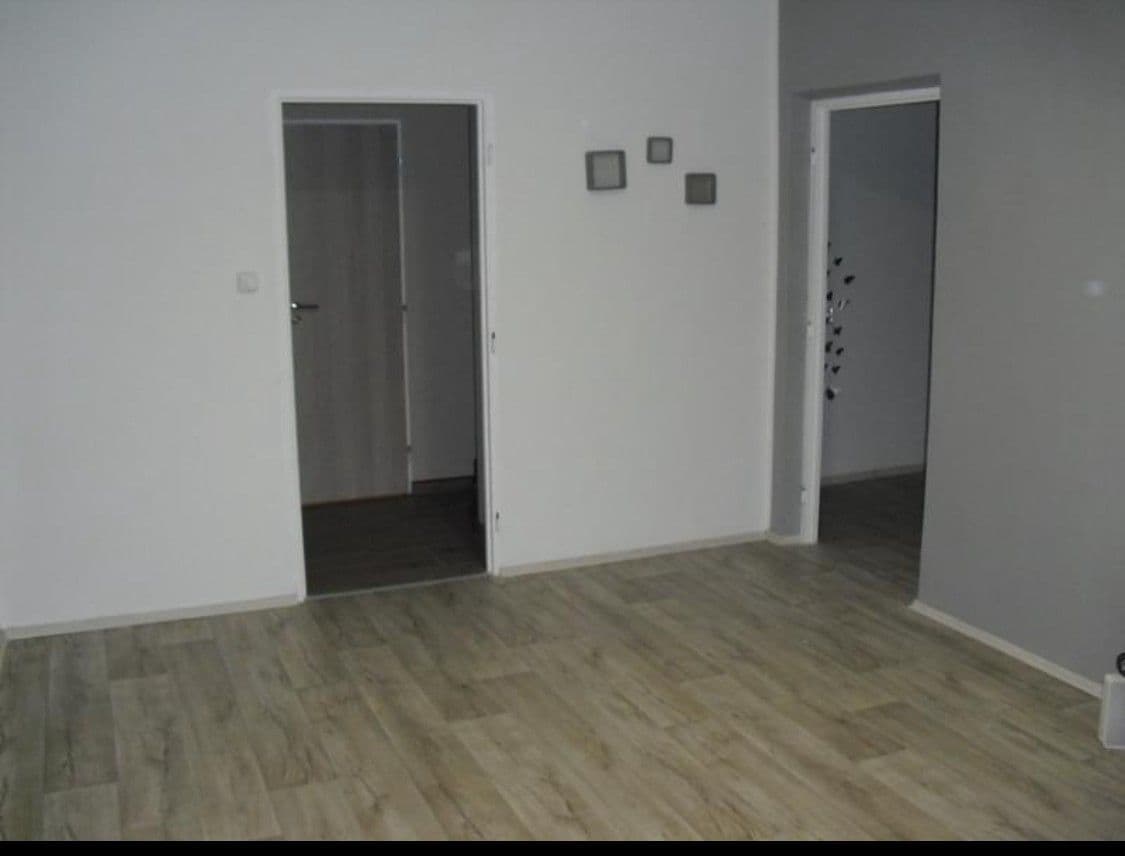 Pronájem bytu 2+1 62 m², Dukelská, Zlín, Zlínský kraj Pronájem bytu 2+1 62 m², Dukelská, Zlín, Zlínský kraj