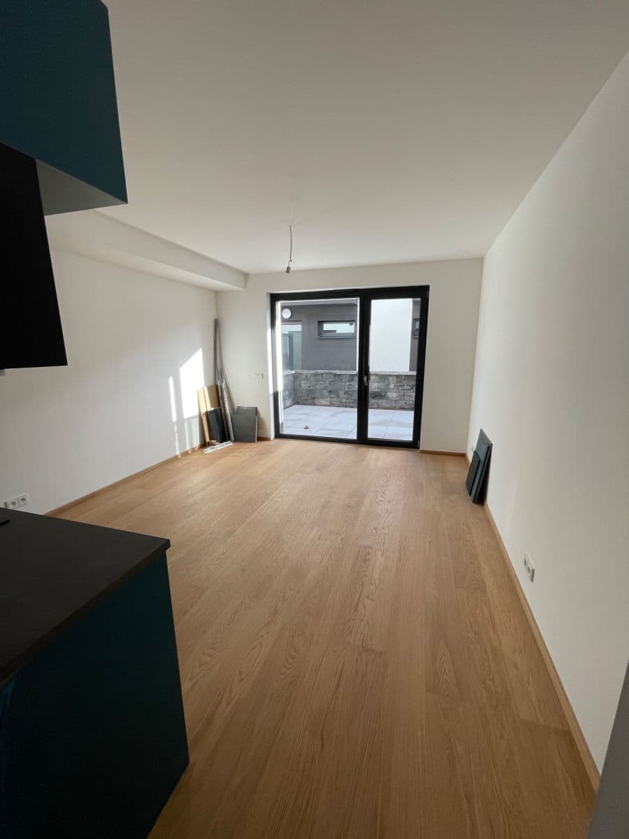 Pronájem bytu 1+kk 44 m², Gočárova třída, Hradec Králové, Královéhradecký kraj Pronájem bytu 1+kk 44 m², Gočárova třída, Hradec Králové, Královéhradecký kraj
