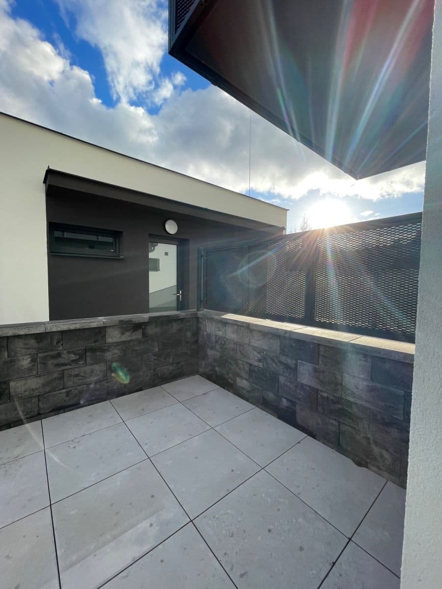 Pronájem bytu 1+kk 44 m², Gočárova třída, Hradec Králové, Královéhradecký kraj Pronájem bytu 1+kk 44 m², Gočárova třída, Hradec Králové, Královéhradecký kraj