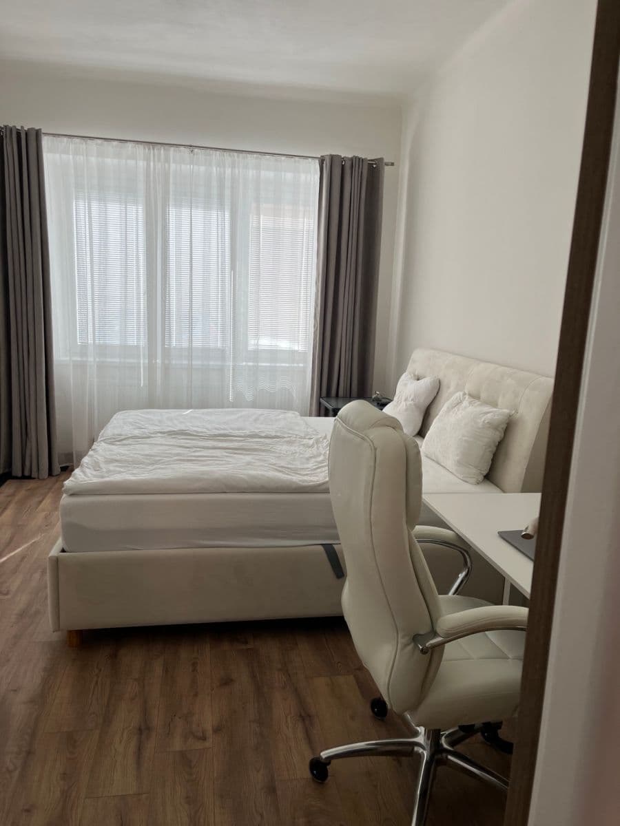 Pronájem bytu 2+1 70 m², Roháčova, Tábor, Jihočeský kraj Pronájem bytu 2+1 70 m², Roháčova, Tábor, Jihočeský kraj