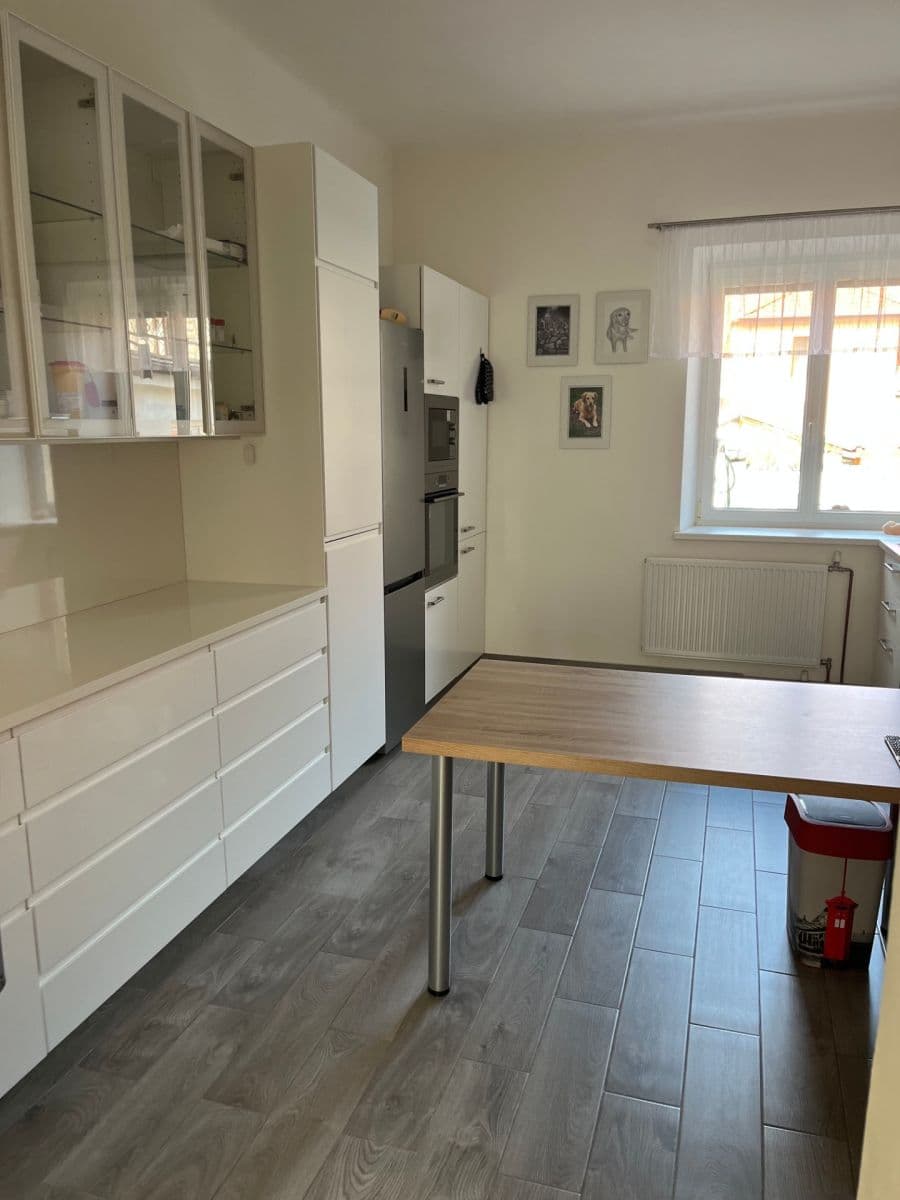 Pronájem bytu 2+1 70 m², Roháčova, Tábor, Jihočeský kraj Pronájem bytu 2+1 70 m², Roháčova, Tábor, Jihočeský kraj