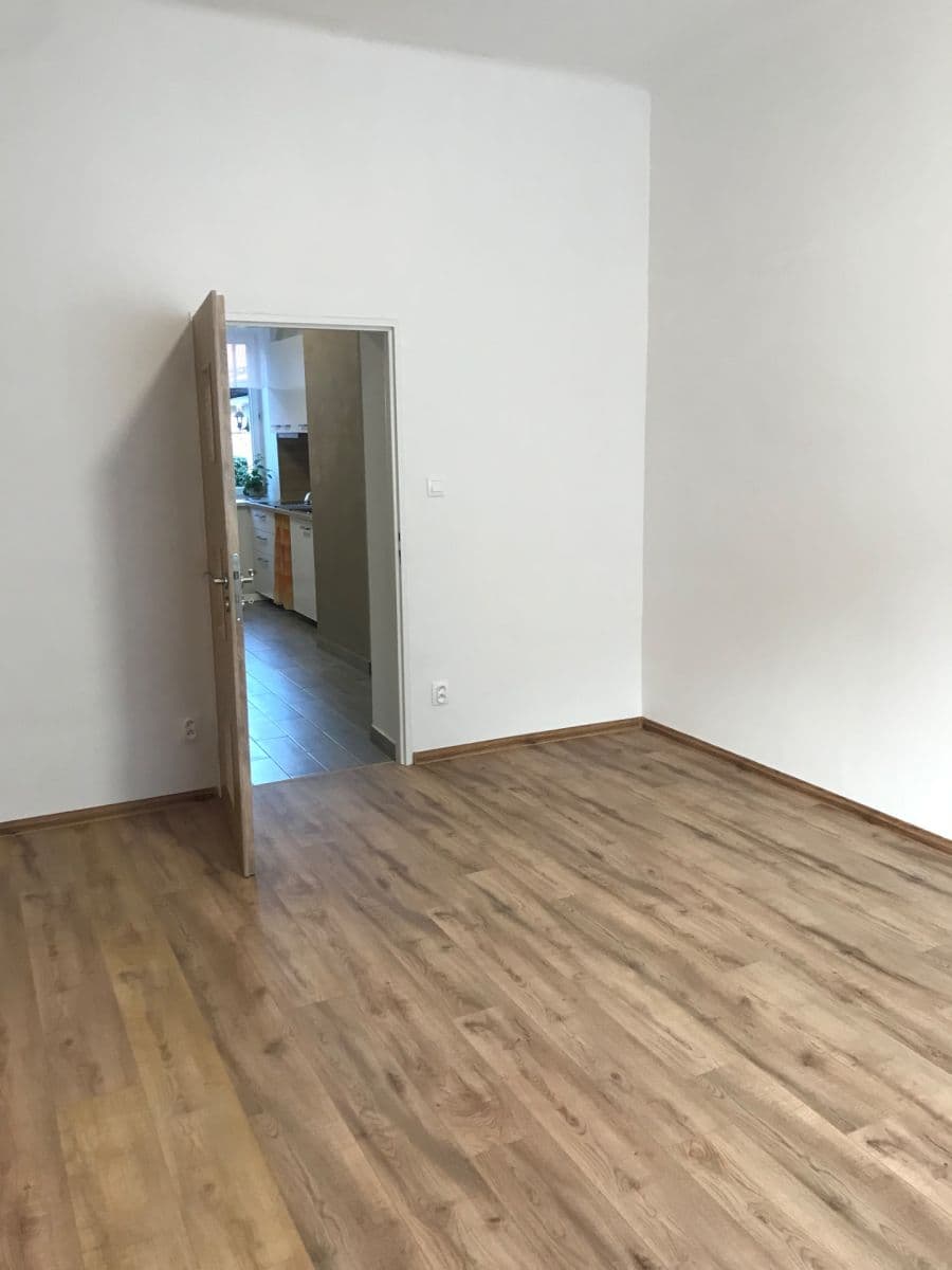 Pronájem bytu 2+1 70 m², Roháčova, Tábor, Jihočeský kraj Pronájem bytu 2+1 70 m², Roháčova, Tábor, Jihočeský kraj