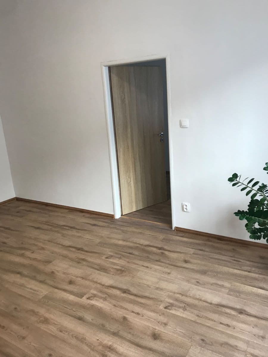 Pronájem bytu 2+1 70 m², Roháčova, Tábor, Jihočeský kraj Pronájem bytu 2+1 70 m², Roháčova, Tábor, Jihočeský kraj