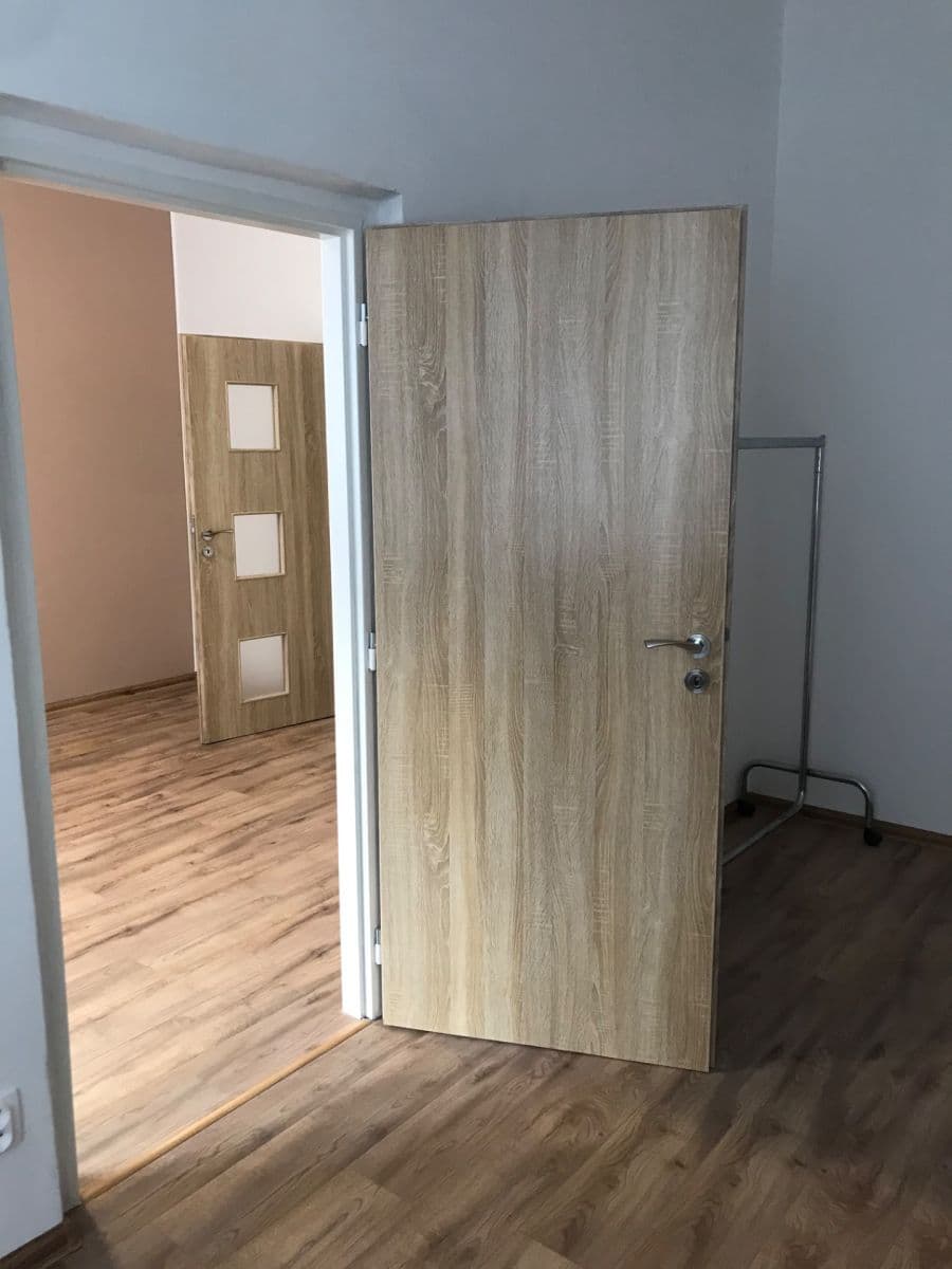 Pronájem bytu 2+1 70 m², Roháčova, Tábor, Jihočeský kraj Pronájem bytu 2+1 70 m², Roháčova, Tábor, Jihočeský kraj