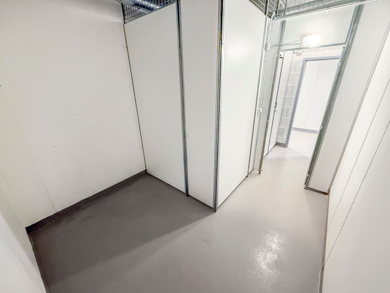 Pronájem garáže 17 m², Poděbradská, Praha, Praha Pronájem garáže 17 m², Poděbradská, Praha, Praha
