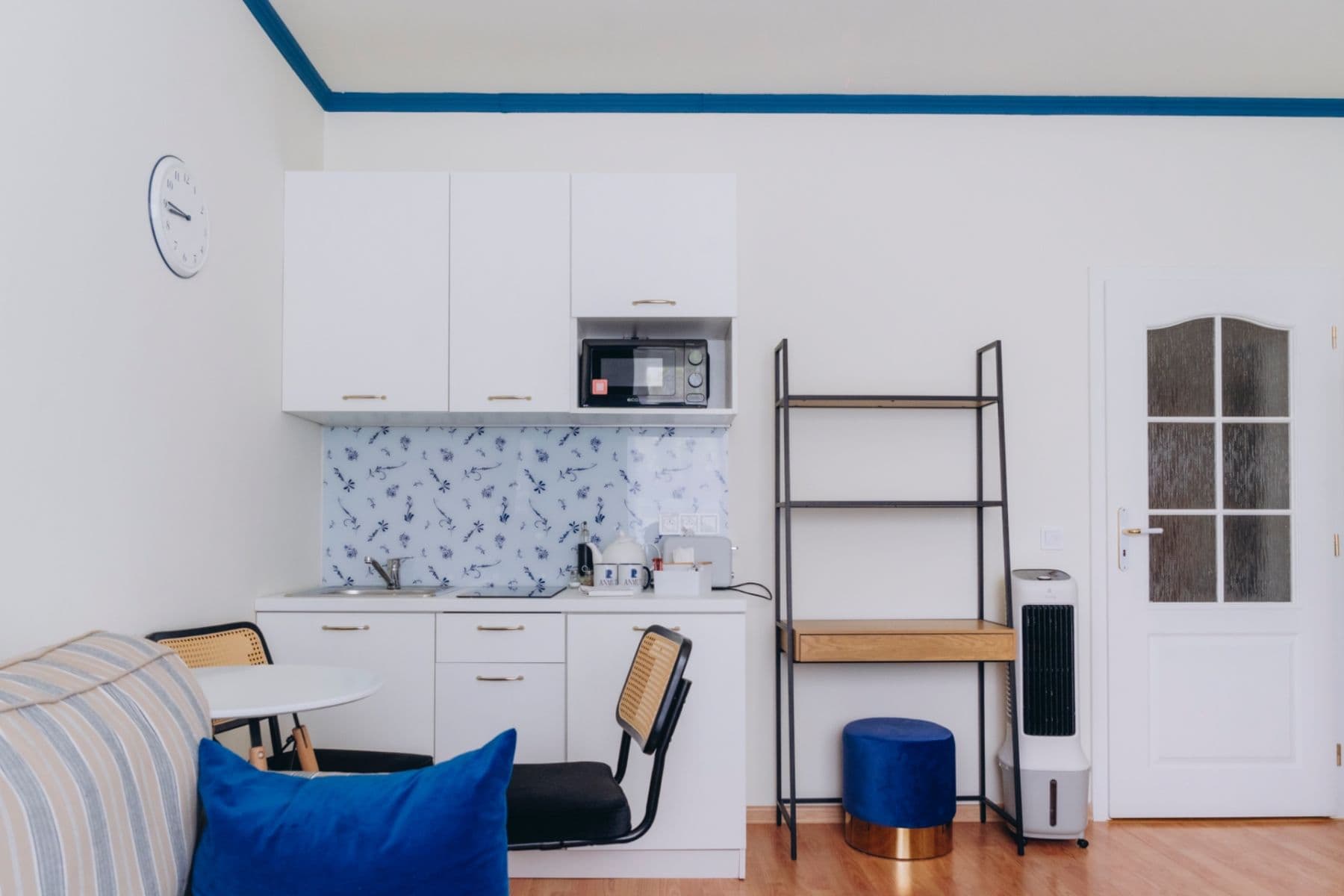 Pronájem bytu 1+kk 25 m², Bulharská, Karlovy Vary, Karlovarský kraj Pronájem bytu 1+kk 25 m², Bulharská, Karlovy Vary, Karlovarský kraj