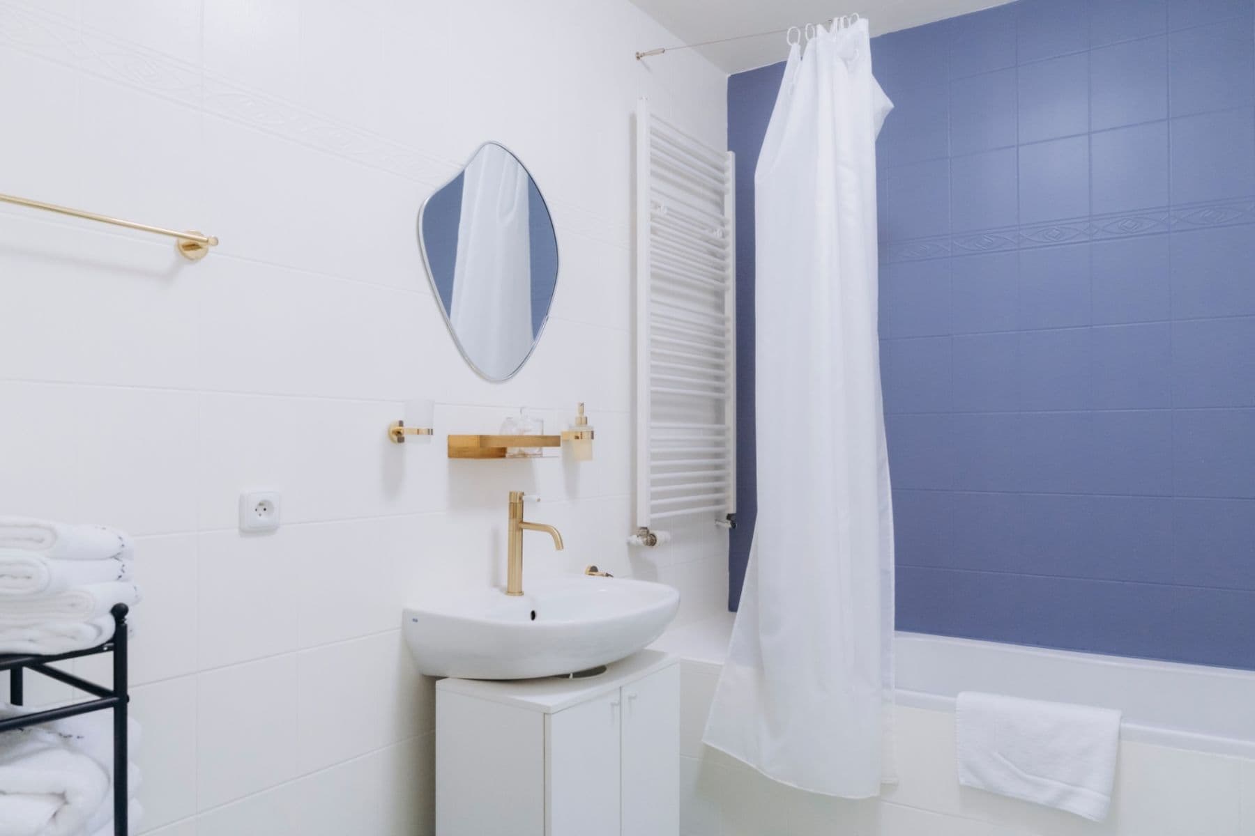 Pronájem bytu 1+kk 25 m², Bulharská, Karlovy Vary, Karlovarský kraj Pronájem bytu 1+kk 25 m², Bulharská, Karlovy Vary, Karlovarský kraj