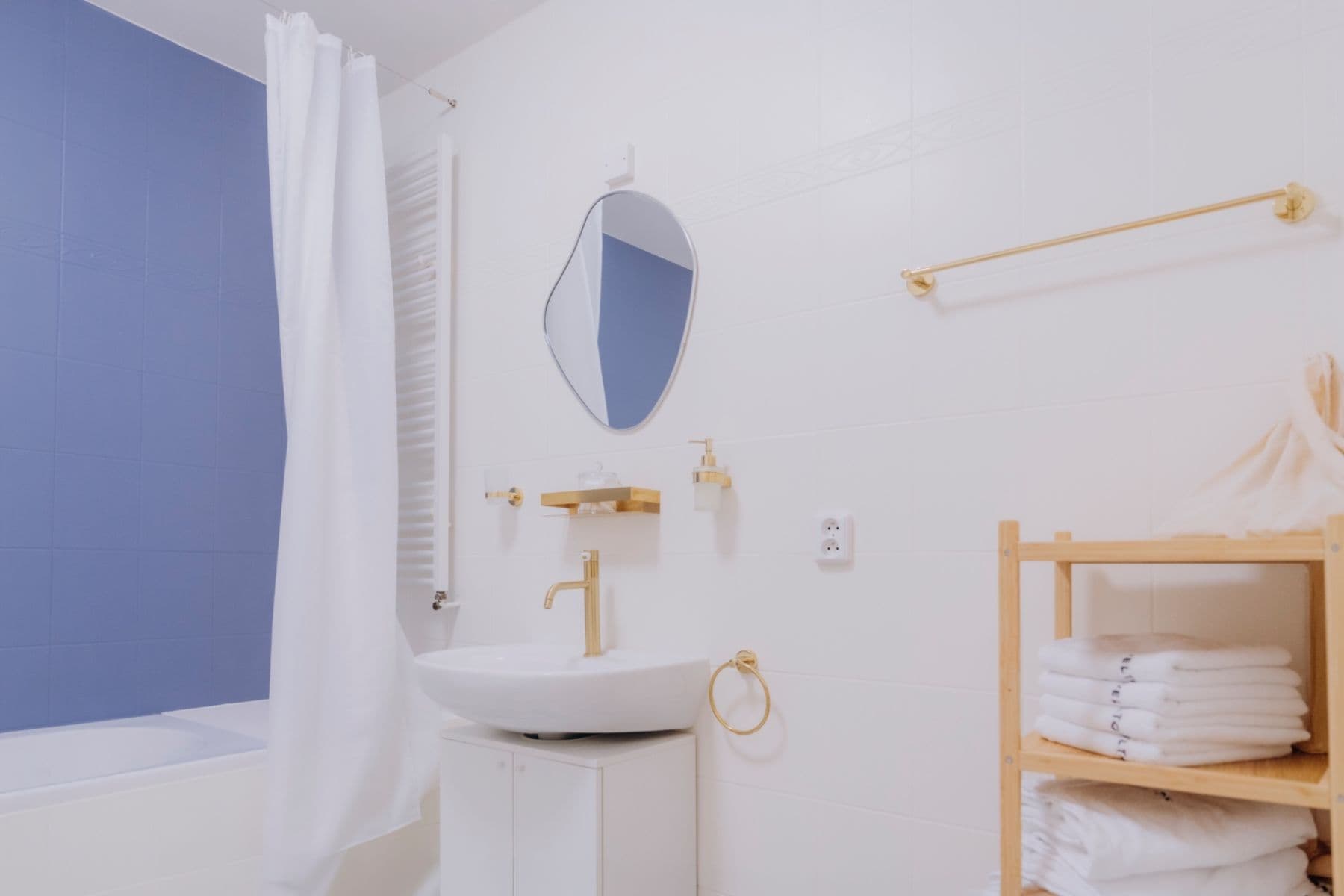 Pronájem bytu 1+kk 25 m², Bulharská, Karlovy Vary, Karlovarský kraj Pronájem bytu 1+kk 25 m², Bulharská, Karlovy Vary, Karlovarský kraj