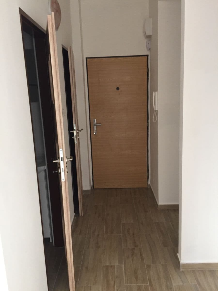 Prodej bytu 1+kk 33 m², Josefa Čapka, Kladno, Středočeský kraj Prodej bytu 1+kk 33 m², Josefa Čapka, Kladno, Středočeský kraj