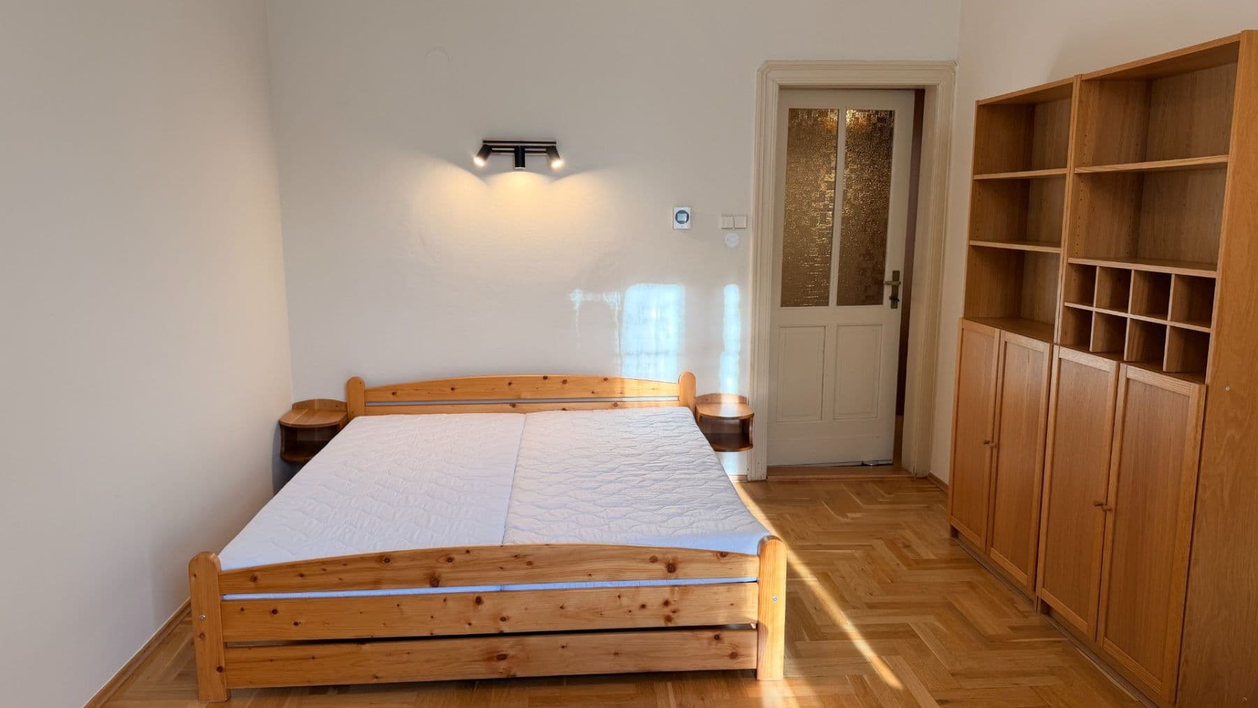 Pronájem bytu 1+1 50 m², Haškova, Praha, Praha Pronájem bytu 1+1 50 m², Haškova, Praha, Praha