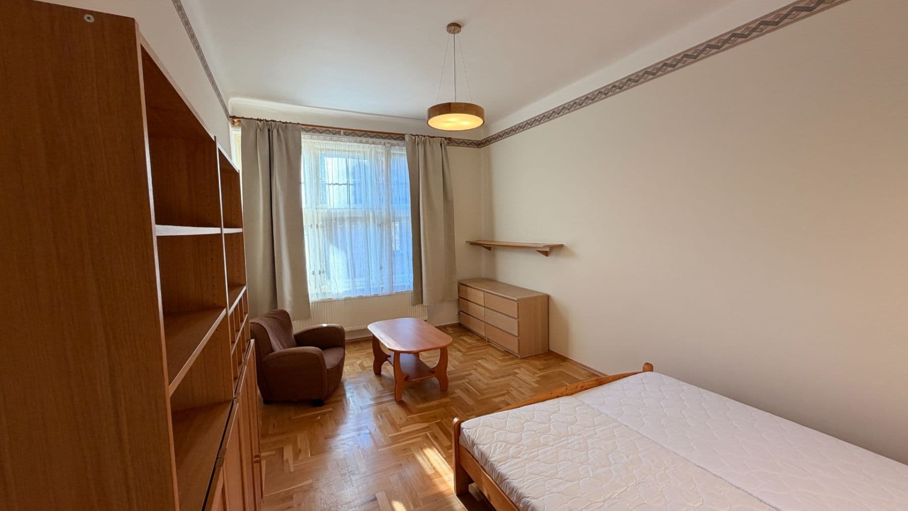 Pronájem bytu 1+1 50 m², Haškova, Praha, Praha Pronájem bytu 1+1 50 m², Haškova, Praha, Praha