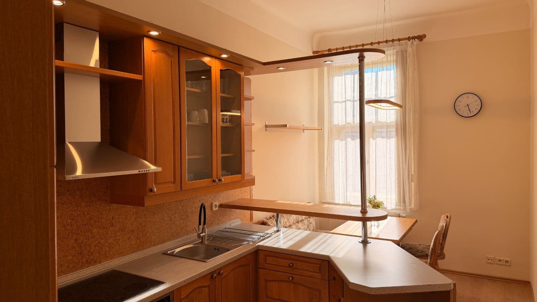 Pronájem bytu 1+1 50 m², Haškova, Praha, Praha Pronájem bytu 1+1 50 m², Haškova, Praha, Praha