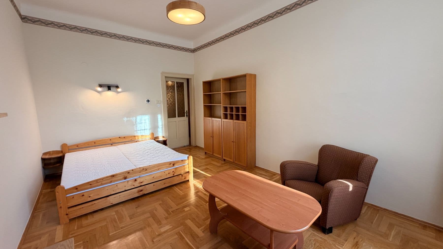 Pronájem bytu 1+1 50 m², Haškova, Praha, Praha Pronájem bytu 1+1 50 m², Haškova, Praha, Praha