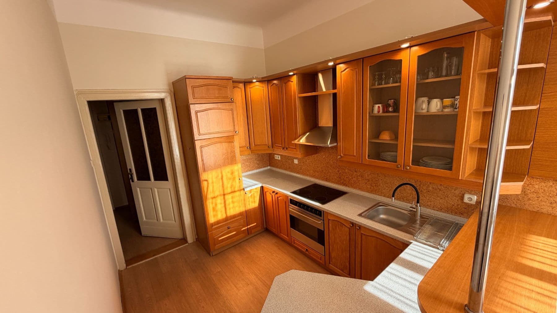 Pronájem bytu 1+1 50 m², Haškova, Praha, Praha Pronájem bytu 1+1 50 m², Haškova, Praha, Praha