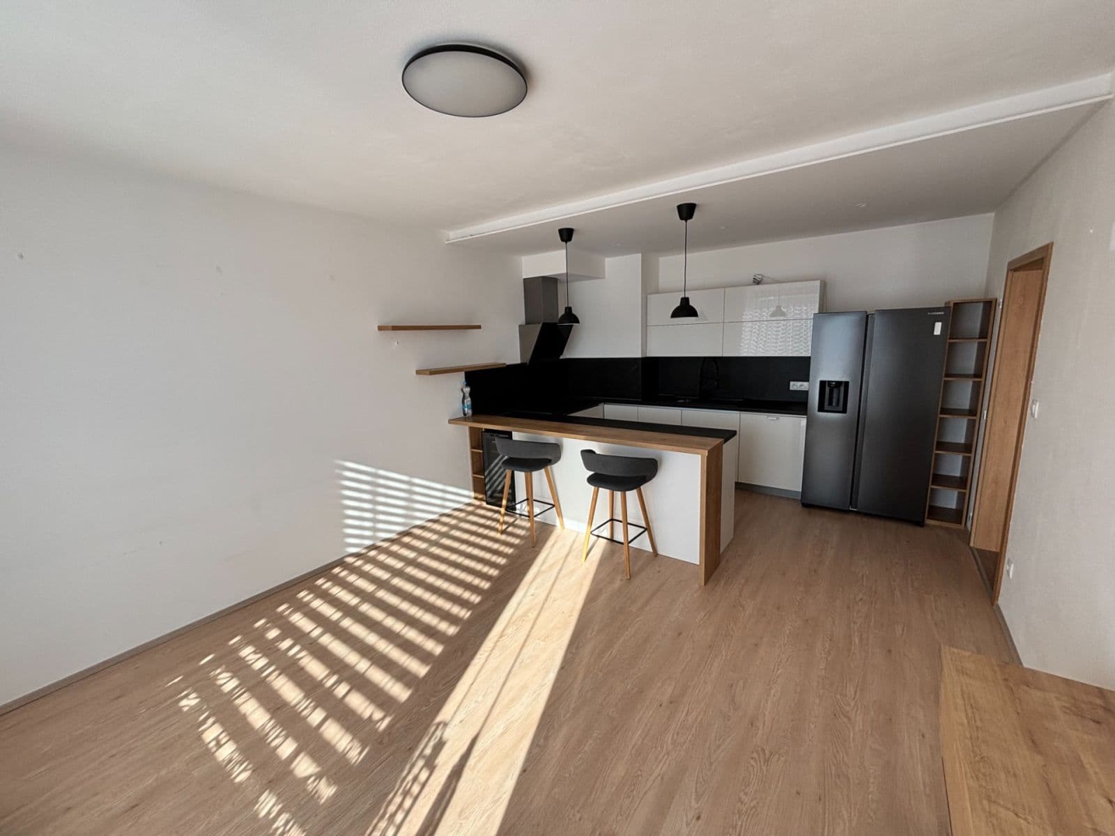 Pronájem bytu 2+kk 48 m², Pšeničná, Hostivice, Středočeský kraj Pronájem bytu 2+kk 48 m², Pšeničná, Hostivice, Středočeský kraj