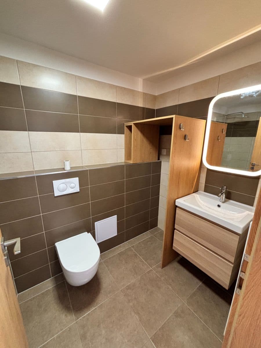 Pronájem bytu 2+kk 48 m², Pšeničná, Hostivice, Středočeský kraj Pronájem bytu 2+kk 48 m², Pšeničná, Hostivice, Středočeský kraj