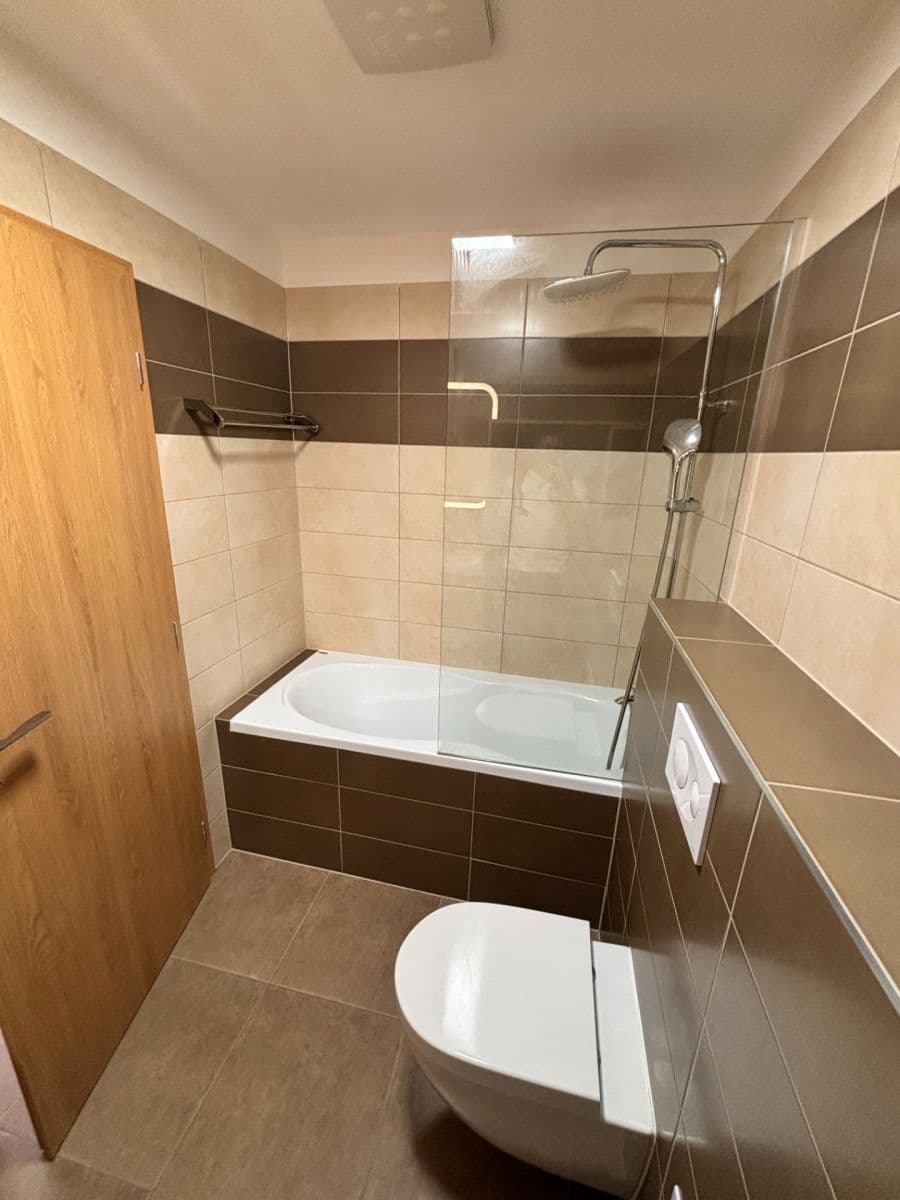 Pronájem bytu 2+kk 48 m², Pšeničná, Hostivice, Středočeský kraj Pronájem bytu 2+kk 48 m², Pšeničná, Hostivice, Středočeský kraj