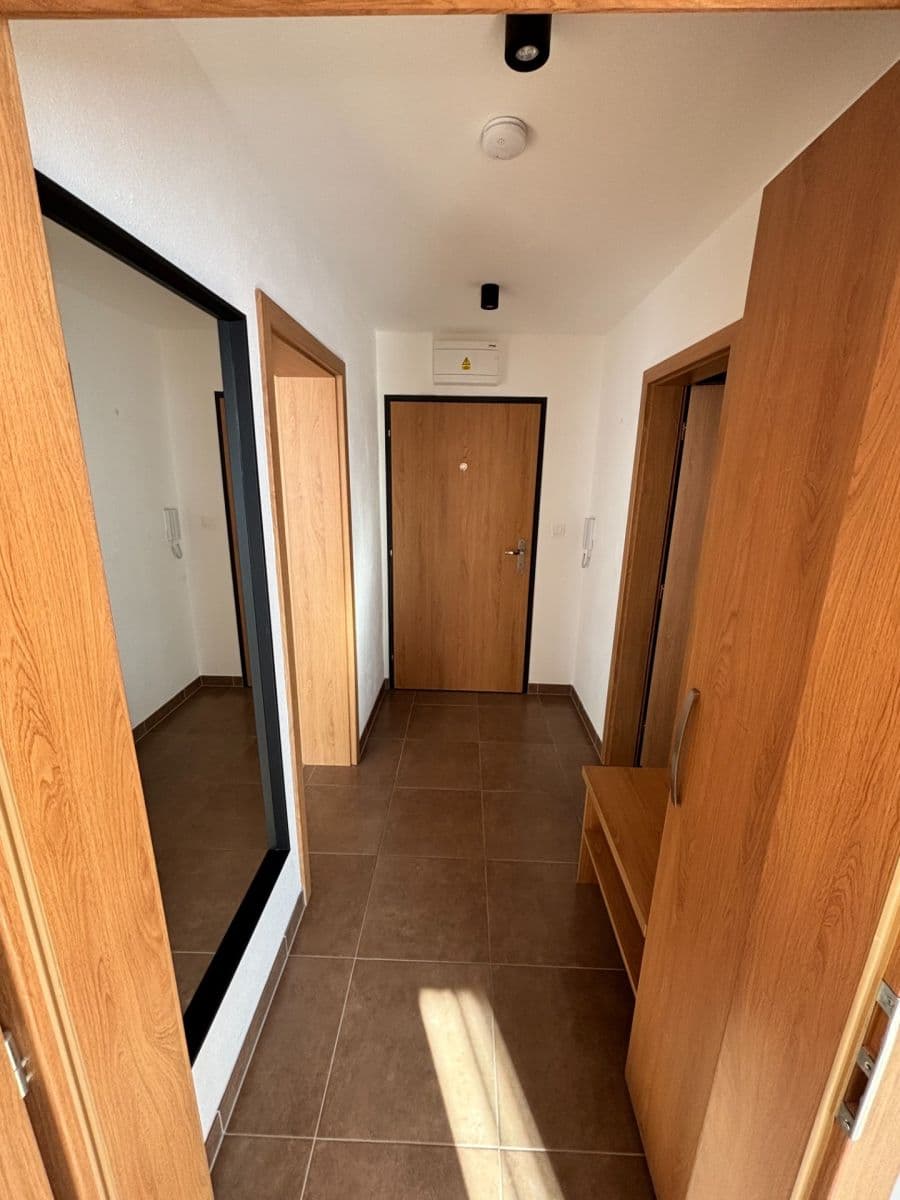 Pronájem bytu 2+kk 48 m², Pšeničná, Hostivice, Středočeský kraj Pronájem bytu 2+kk 48 m², Pšeničná, Hostivice, Středočeský kraj
