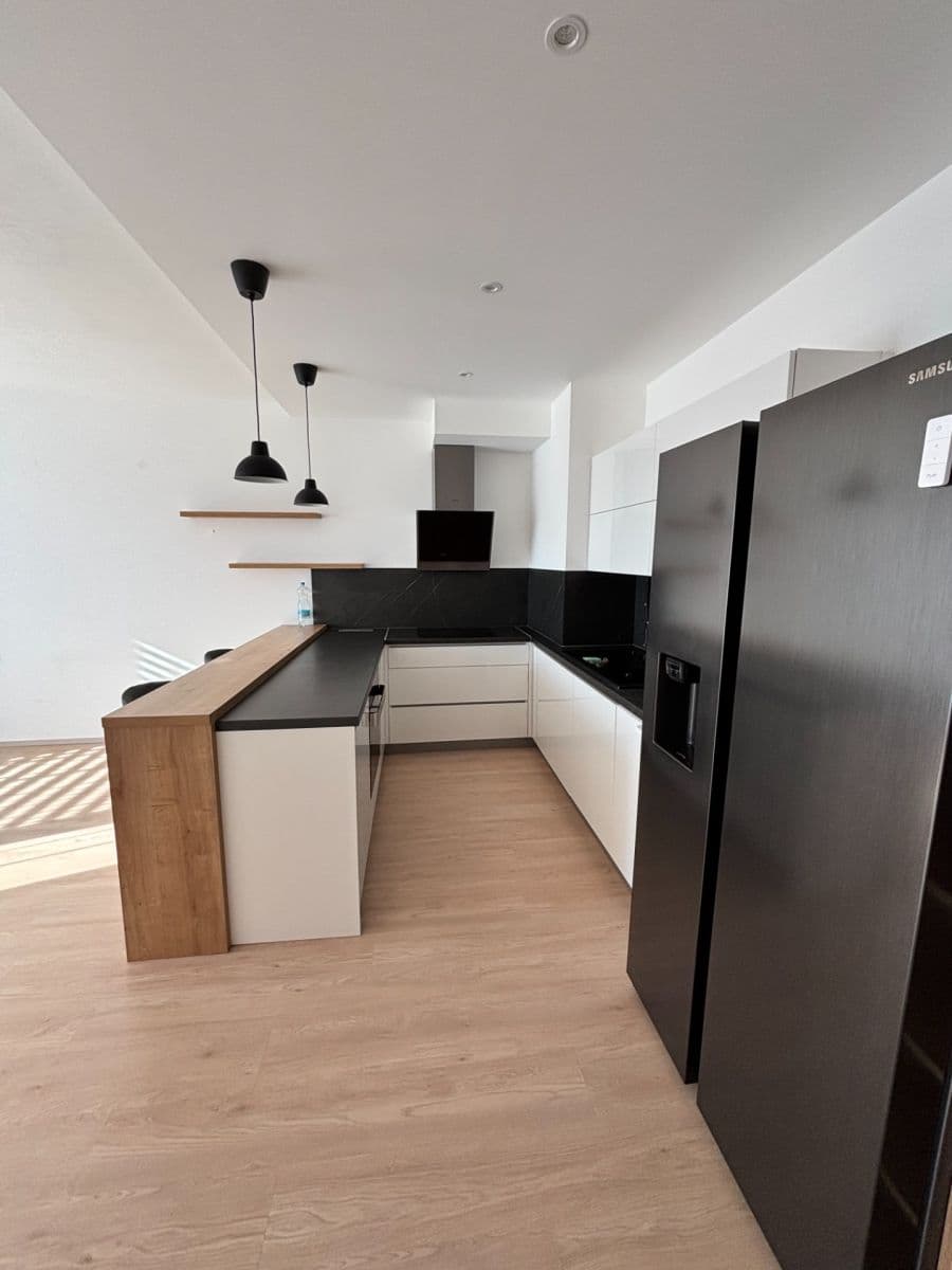 Pronájem bytu 2+kk 48 m², Pšeničná, Hostivice, Středočeský kraj Pronájem bytu 2+kk 48 m², Pšeničná, Hostivice, Středočeský kraj